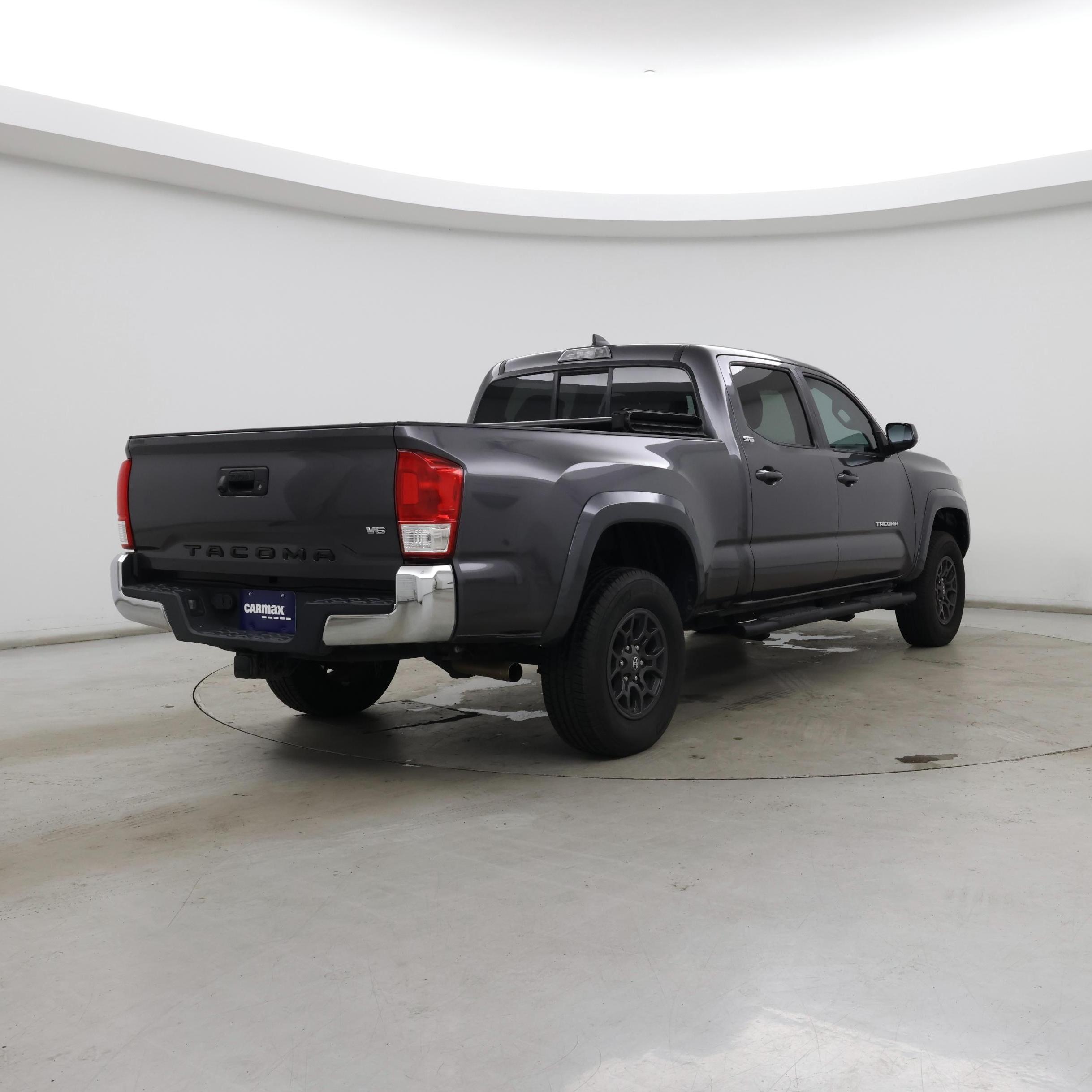 Thumbnail: 2017 Toyota Tacoma - 8