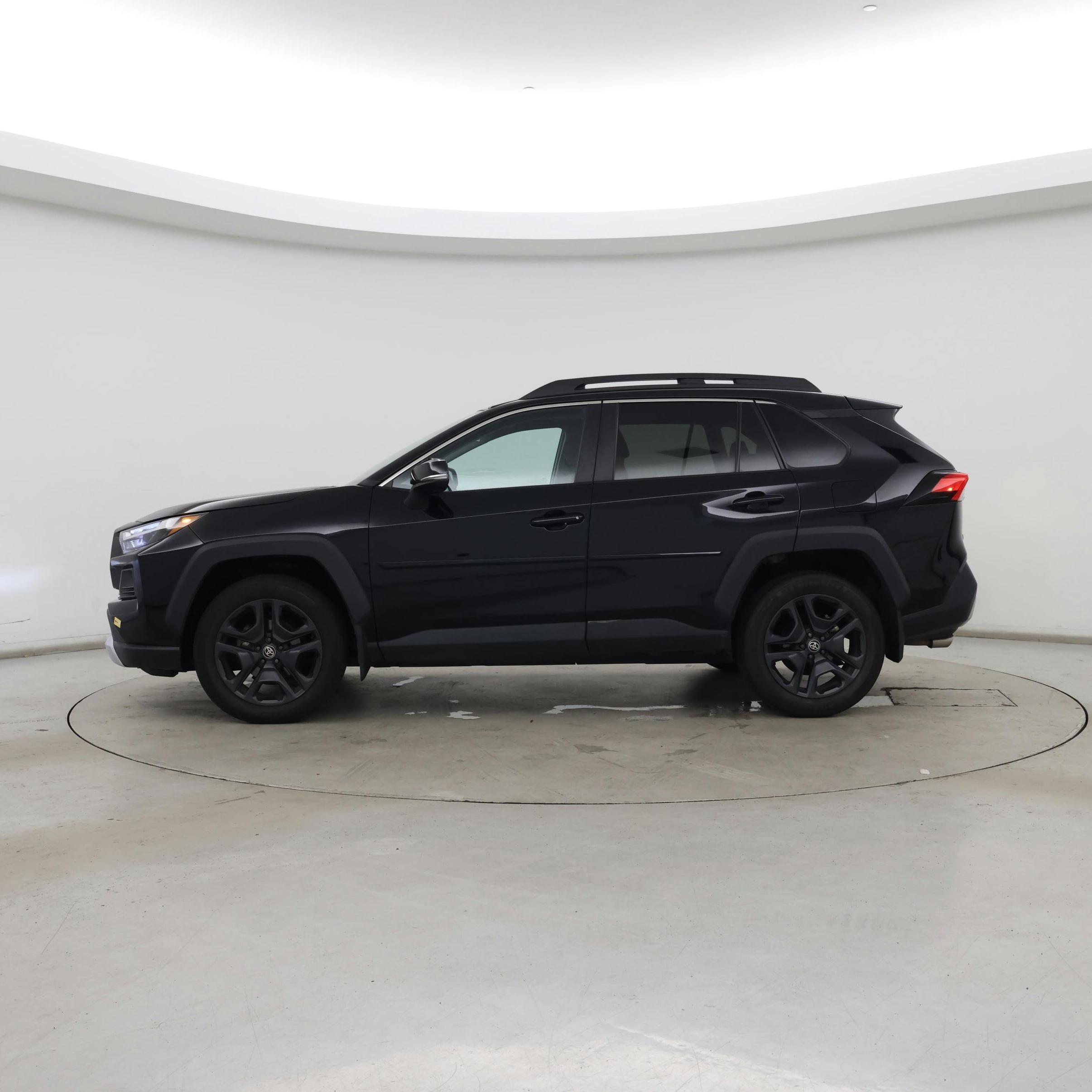 Thumbnail: 2023 Toyota RAV4 - 3