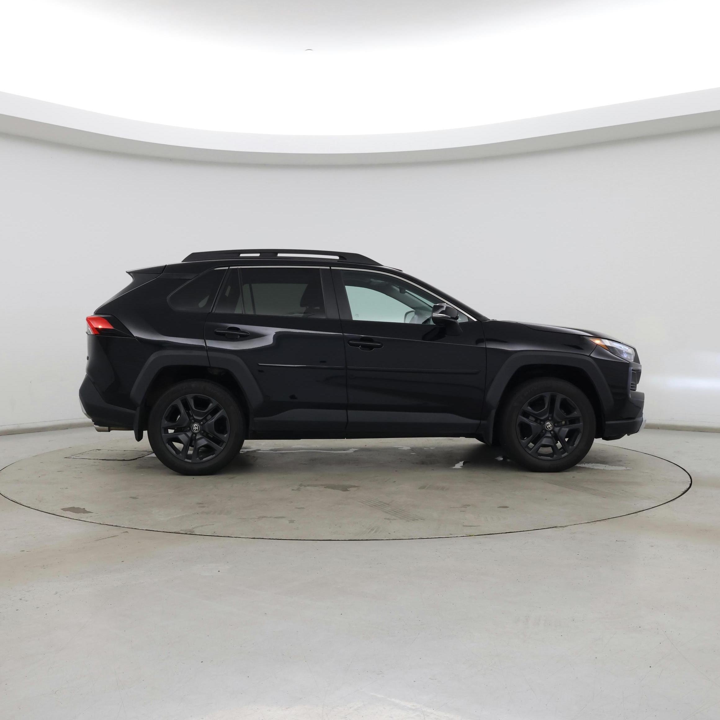 Thumbnail: 2023 Toyota RAV4 - 7