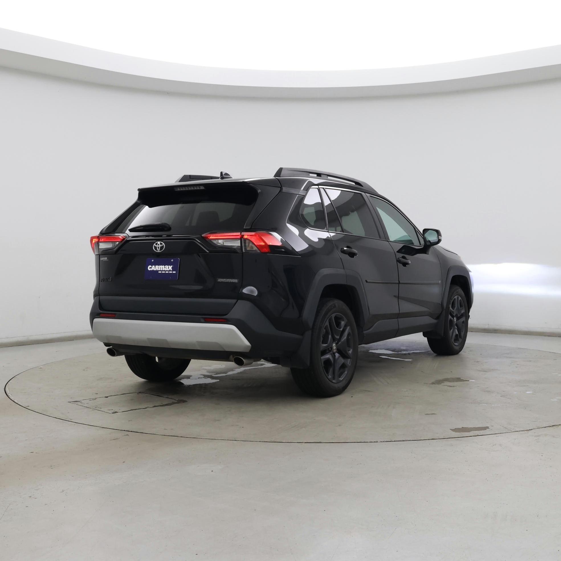 Thumbnail: 2023 Toyota RAV4 - 8