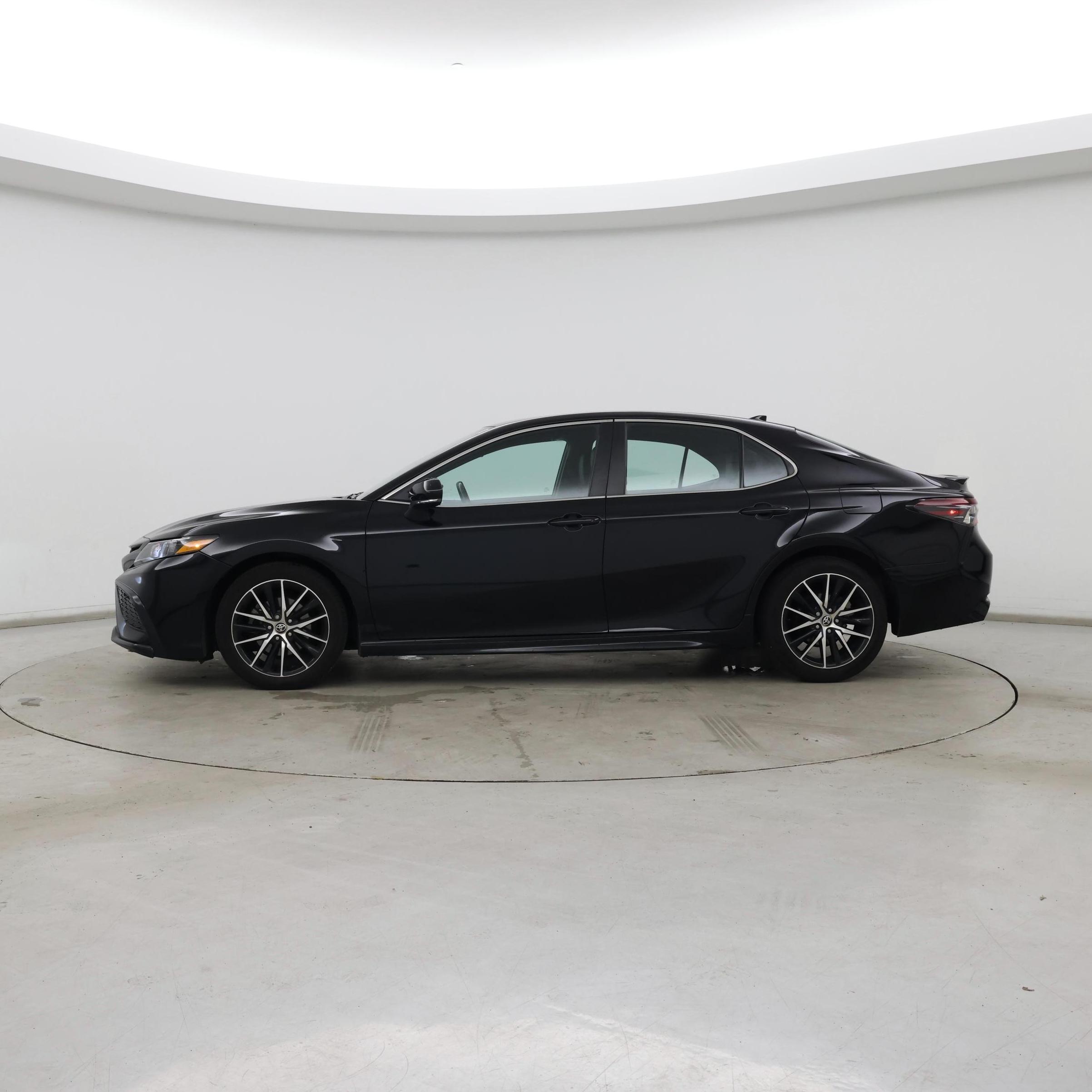 Thumbnail: 2022 Toyota Camry - 3