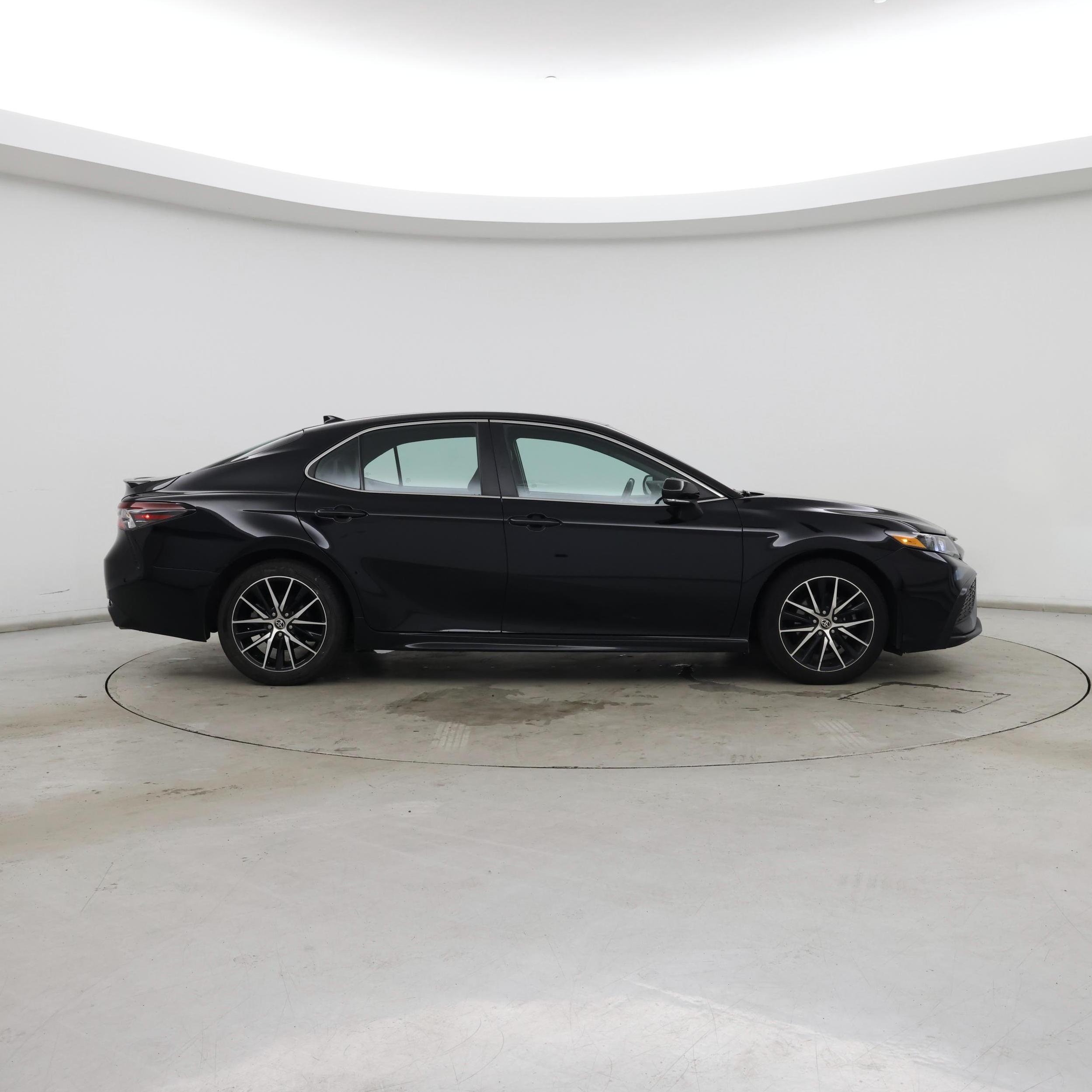 Thumbnail: 2022 Toyota Camry - 7