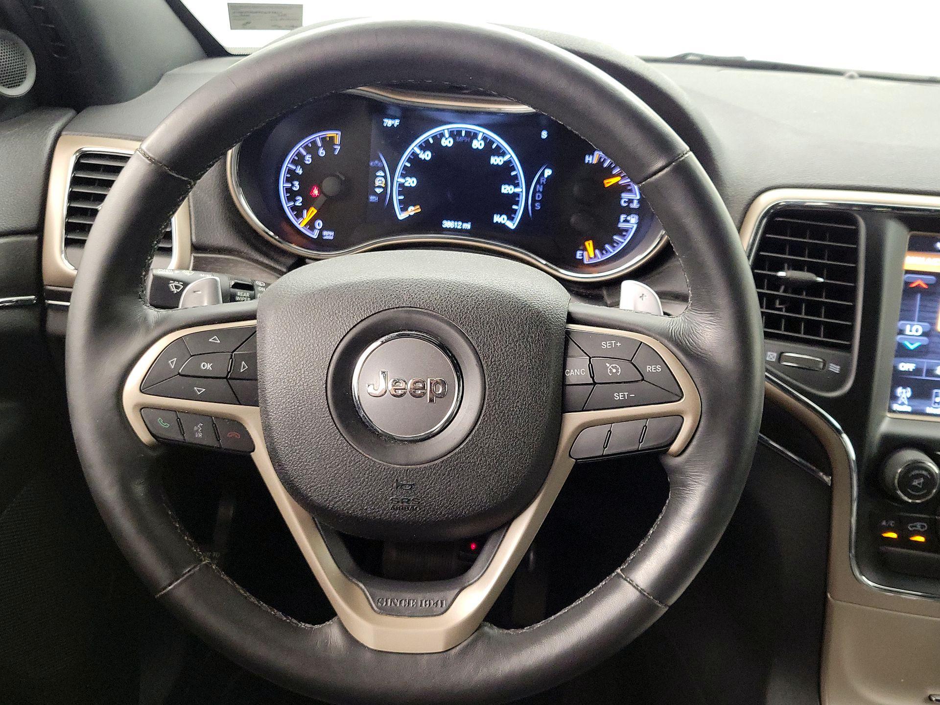 Thumbnail: 2015 Jeep Grand Cherokee - 10