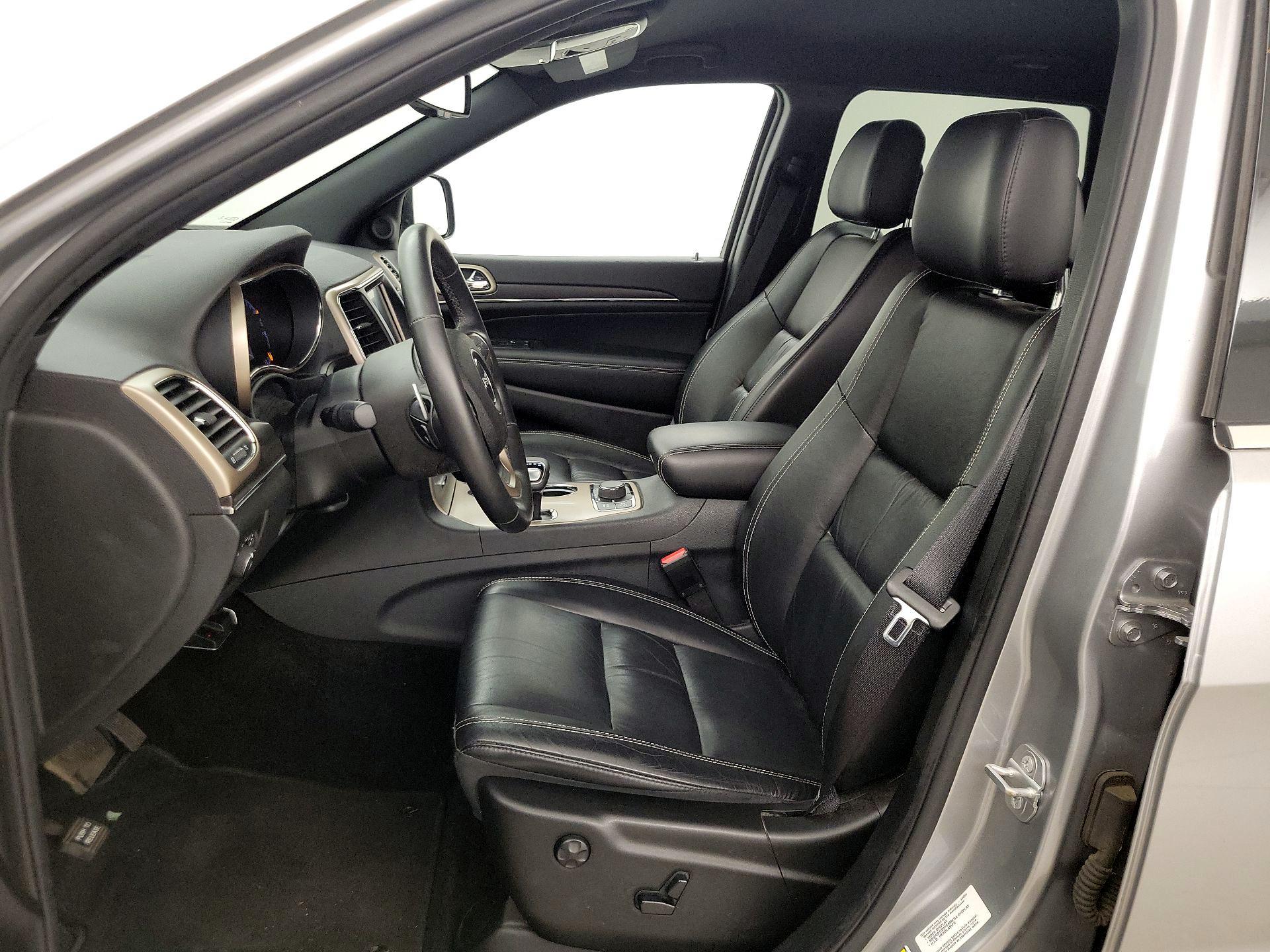 Thumbnail: 2015 Jeep Grand Cherokee - 11