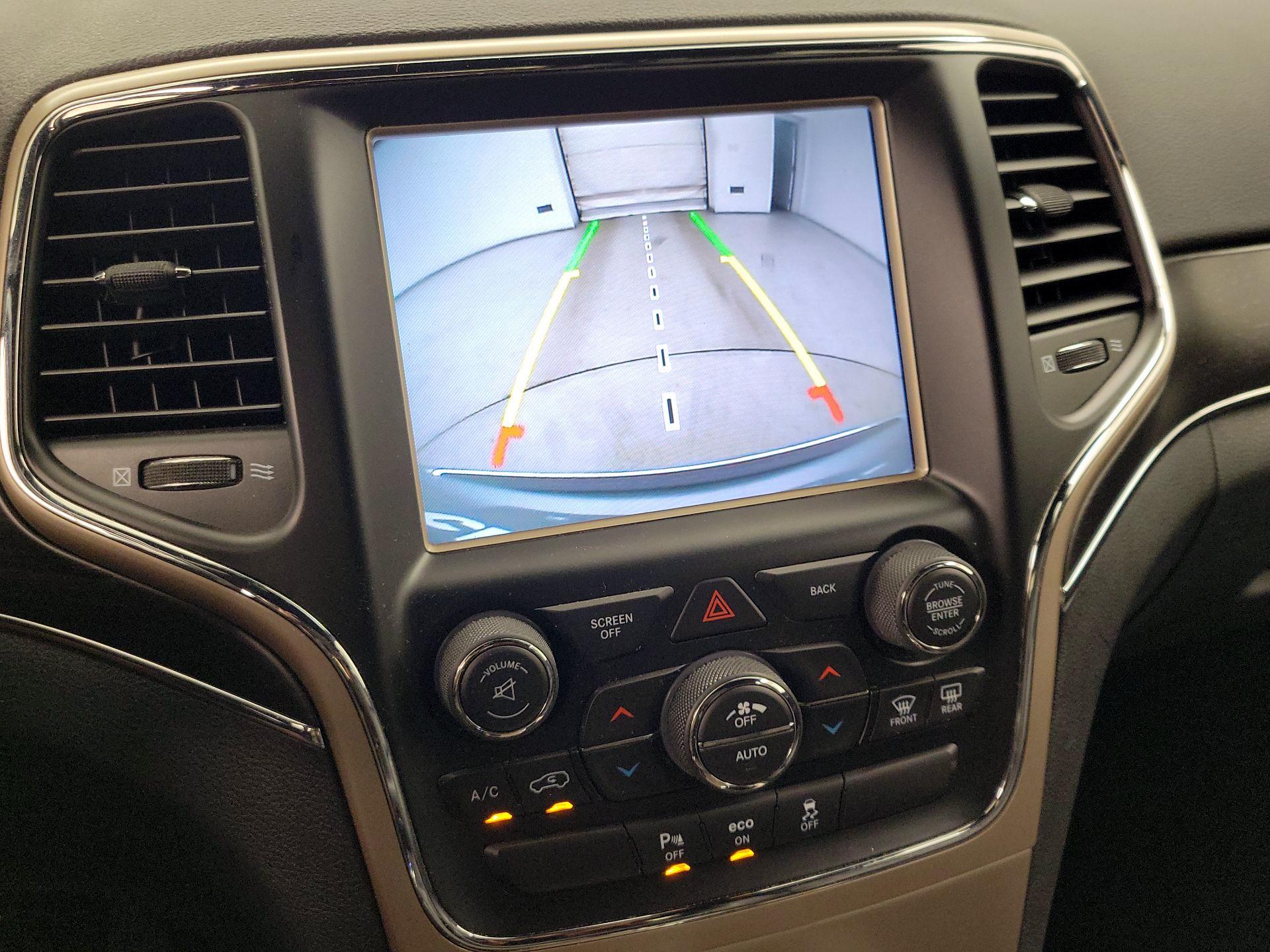 Thumbnail: 2015 Jeep Grand Cherokee - 14