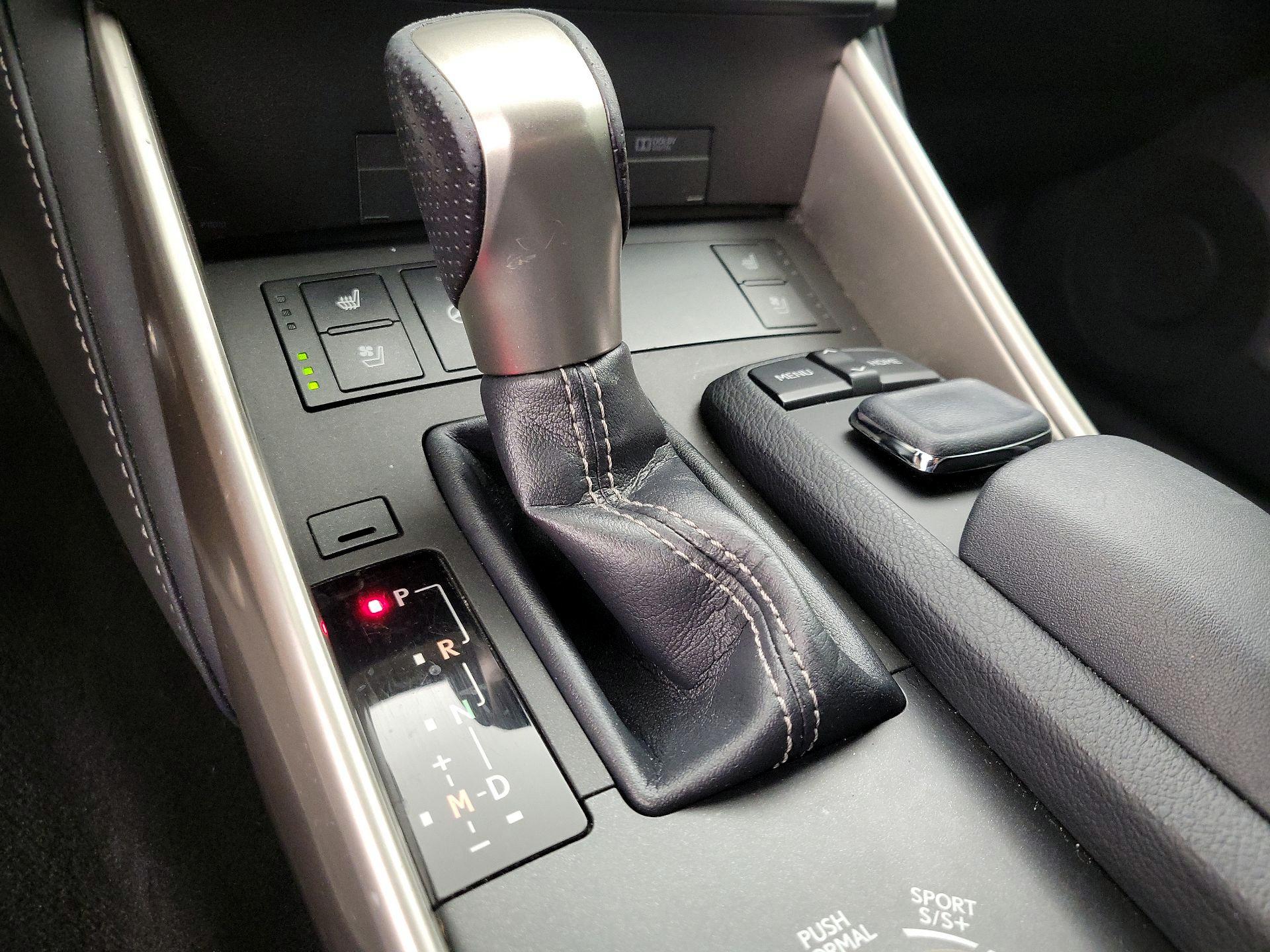 Thumbnail: 2016 Lexus IS - 17