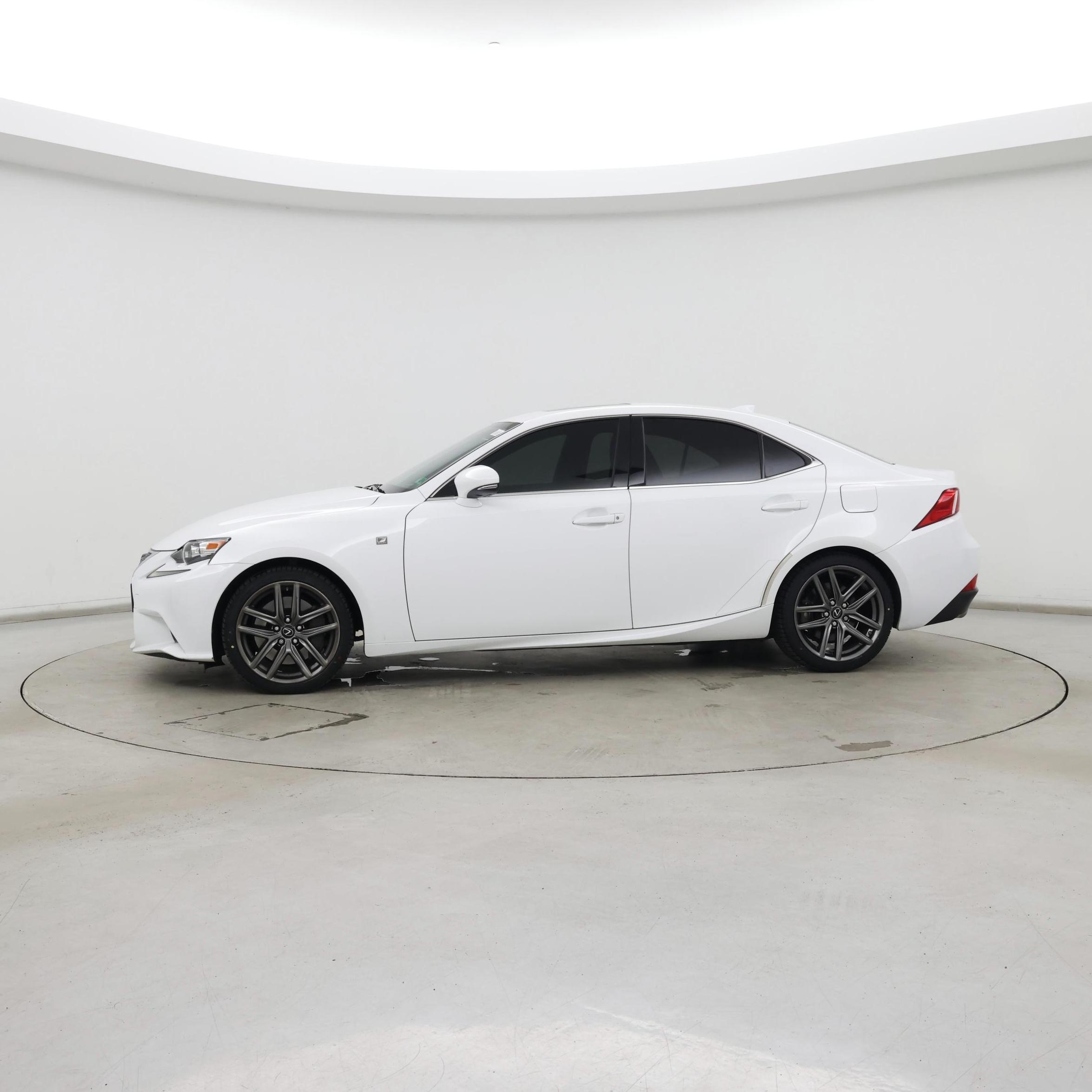 Thumbnail: 2016 Lexus IS - 3