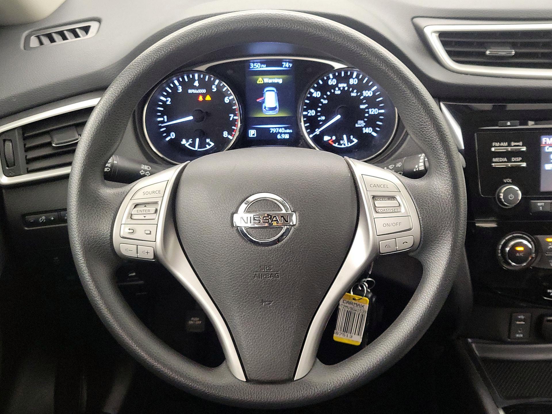 Thumbnail: 2016 Nissan Rogue - 10