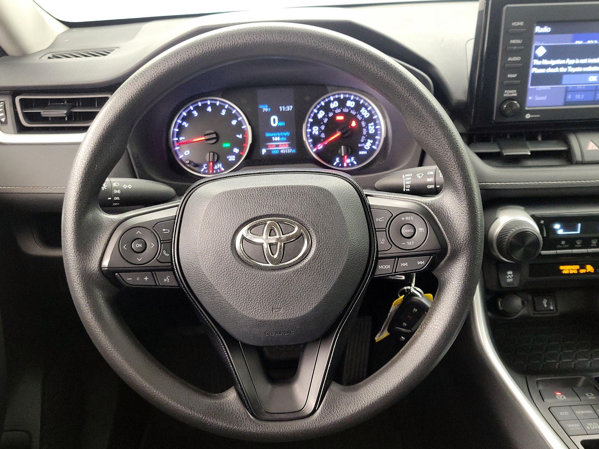Thumbnail: 2021 Toyota RAV4 - 10