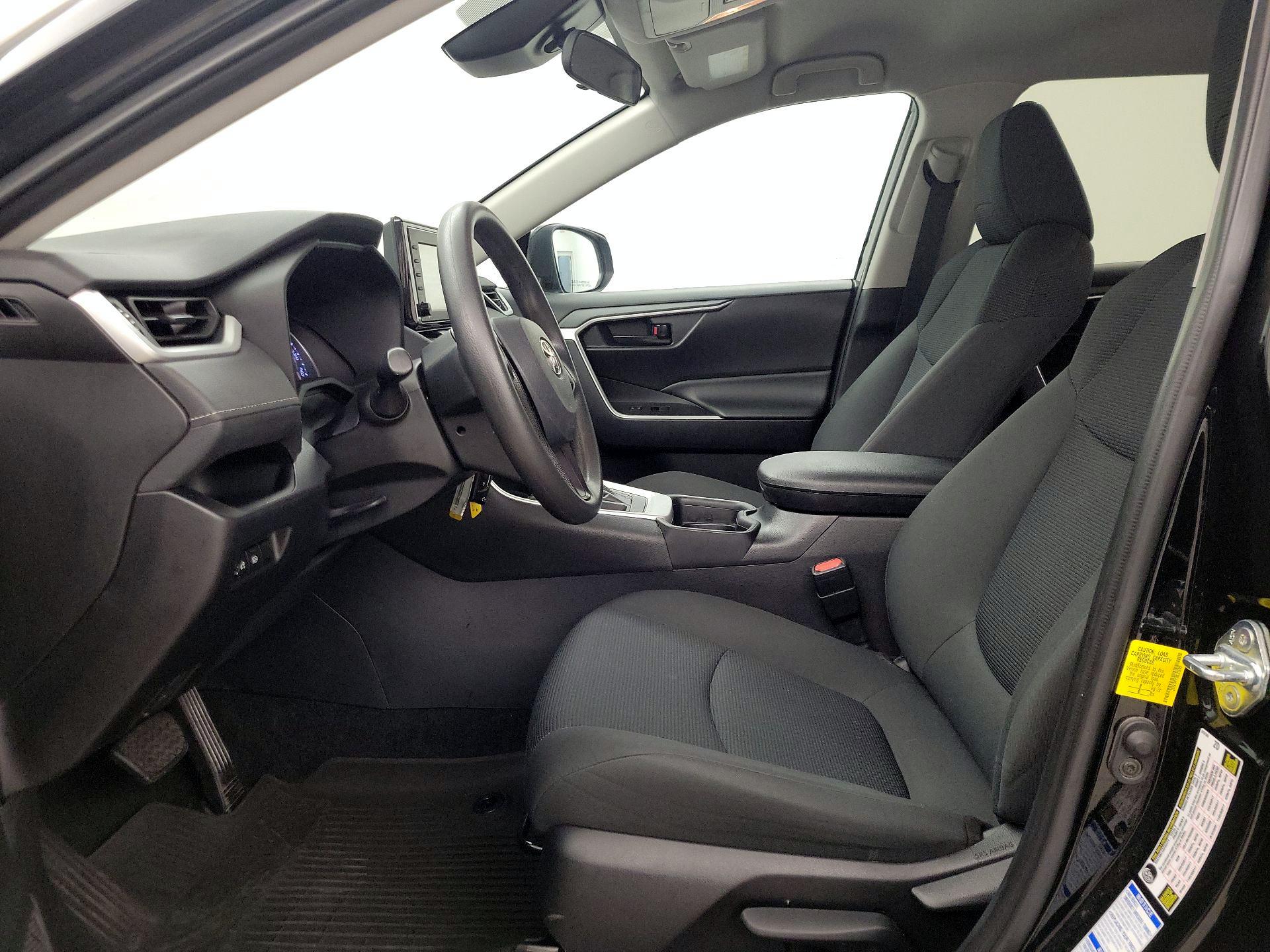 Thumbnail: 2021 Toyota RAV4 - 11
