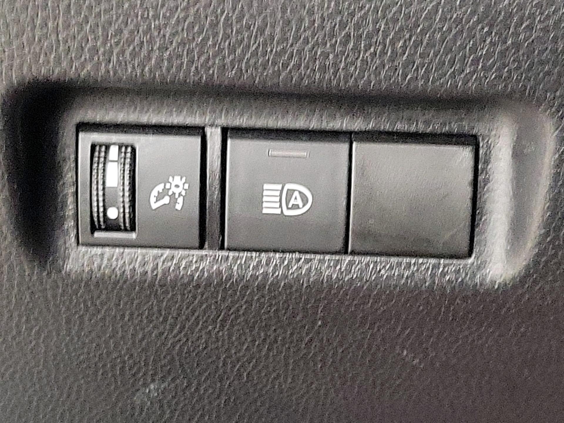 Thumbnail: 2021 Toyota RAV4 - 13