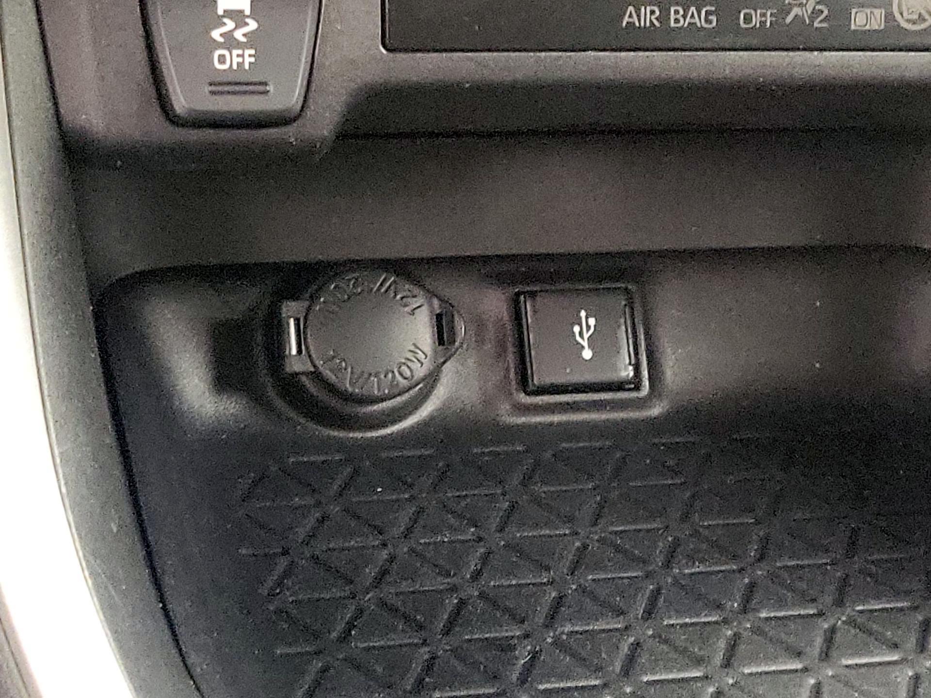 Thumbnail: 2021 Toyota RAV4 - 18