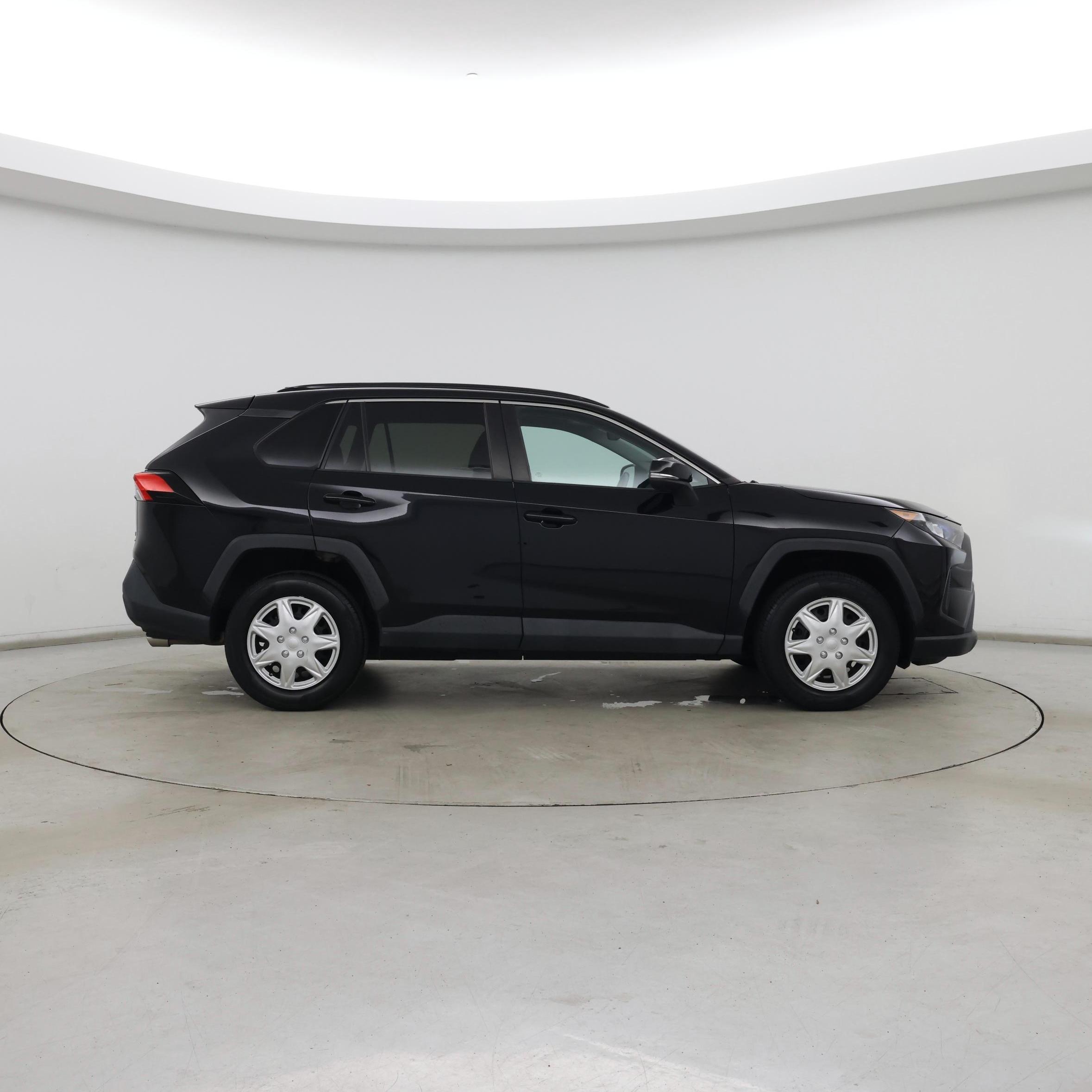 Thumbnail: 2021 Toyota RAV4 - 7