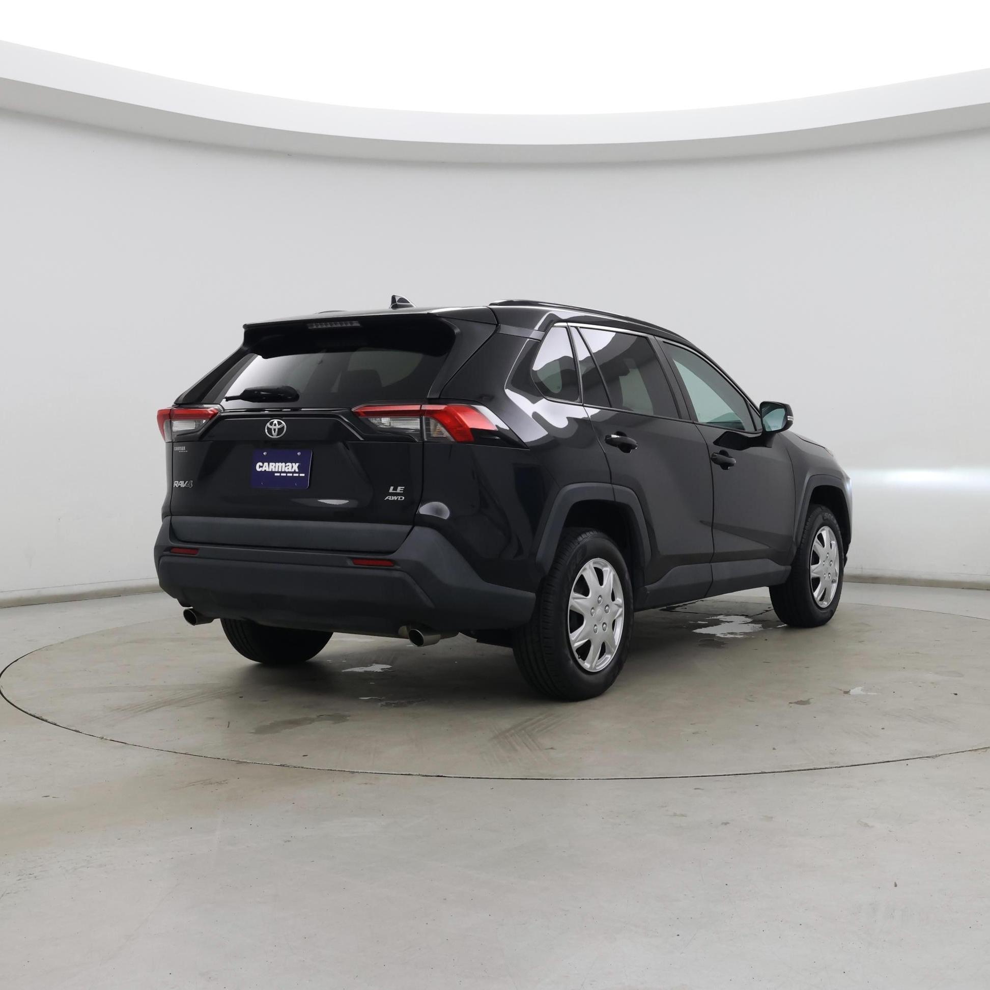 Thumbnail: 2021 Toyota RAV4 - 8