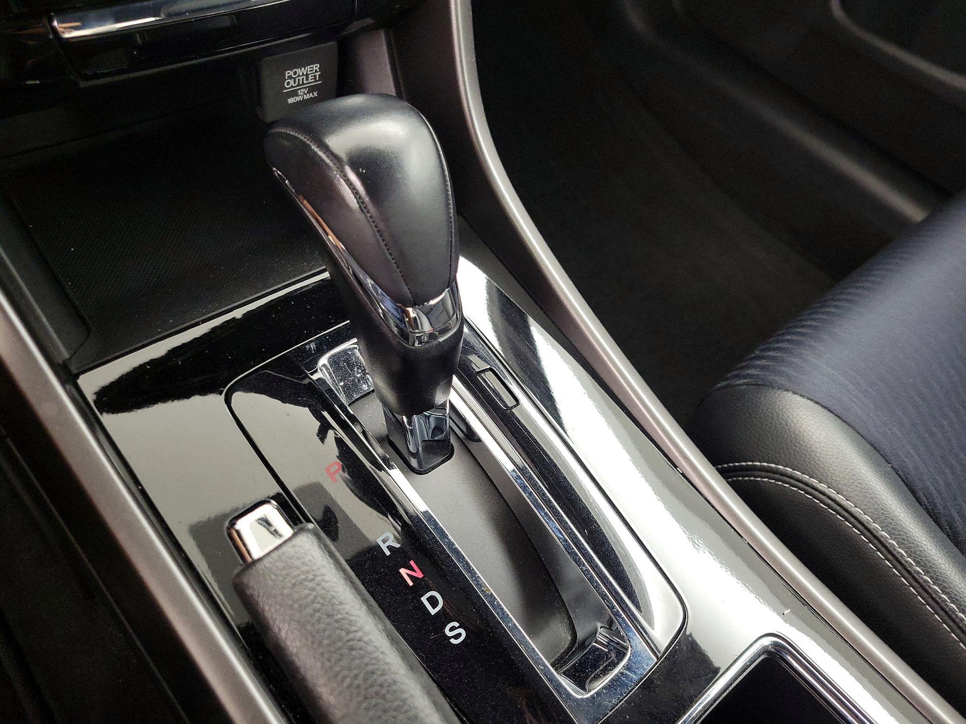Thumbnail: 2016 Honda Accord - 17