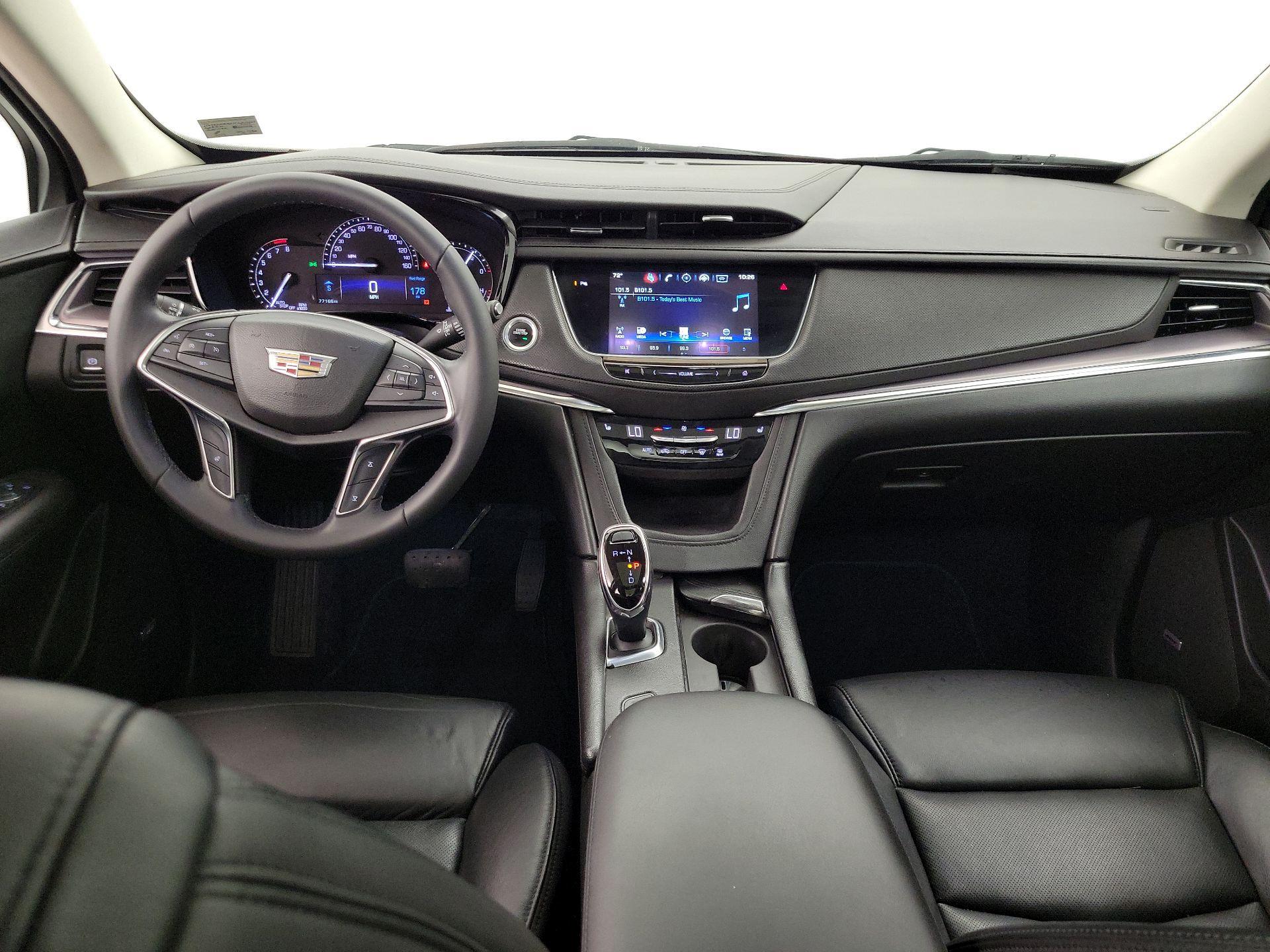 Thumbnail: 2017 Cadillac XT5 - 9