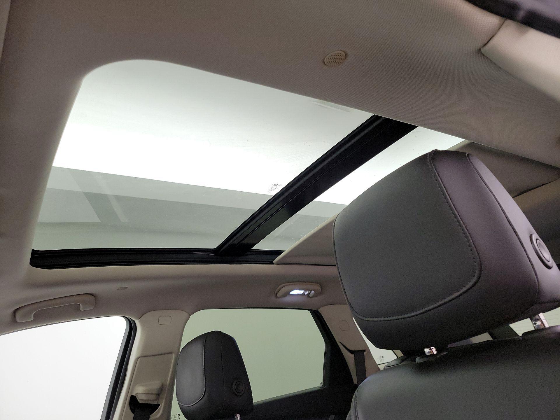 Thumbnail: 2017 Cadillac XT5 - 19