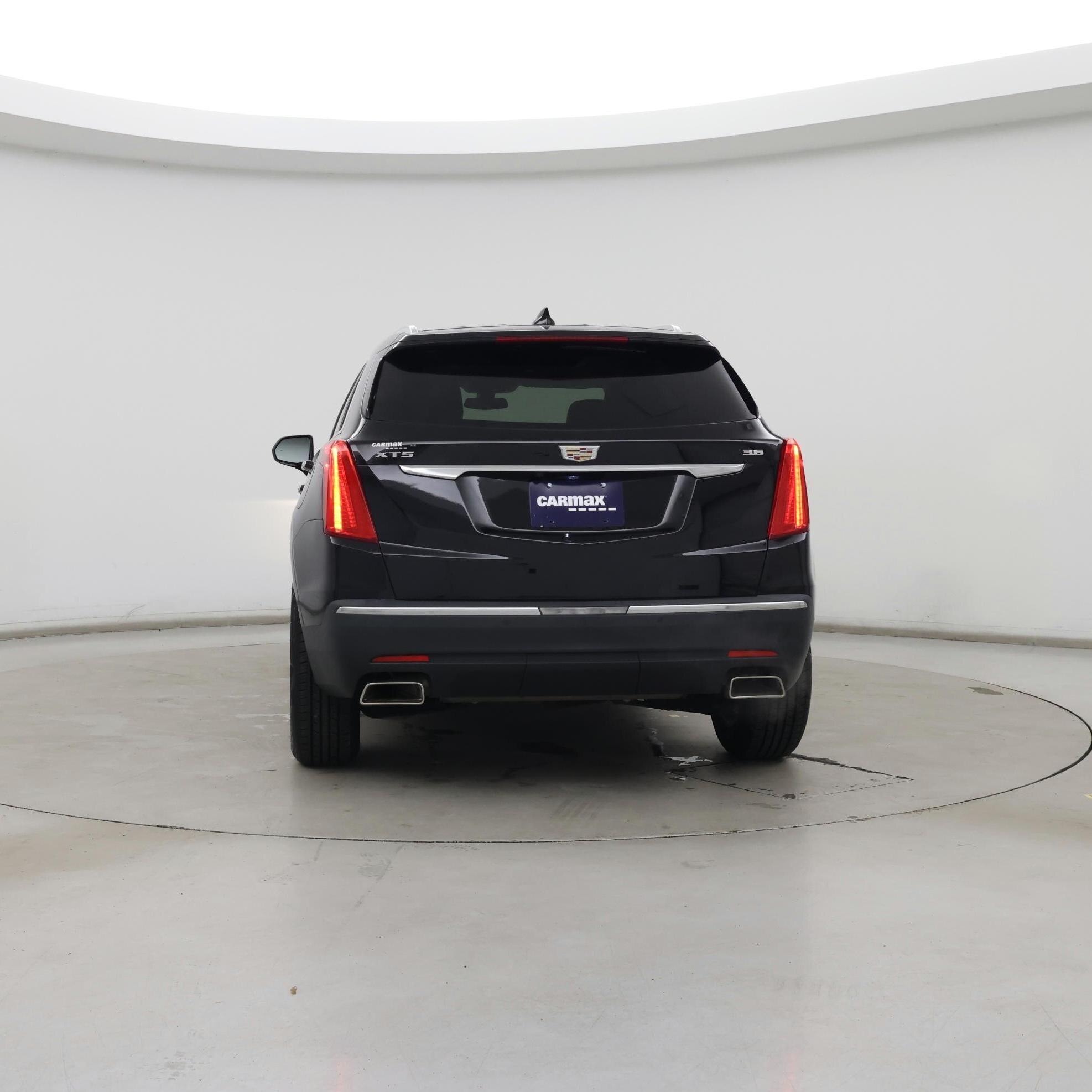 Thumbnail: 2017 Cadillac XT5 - 6