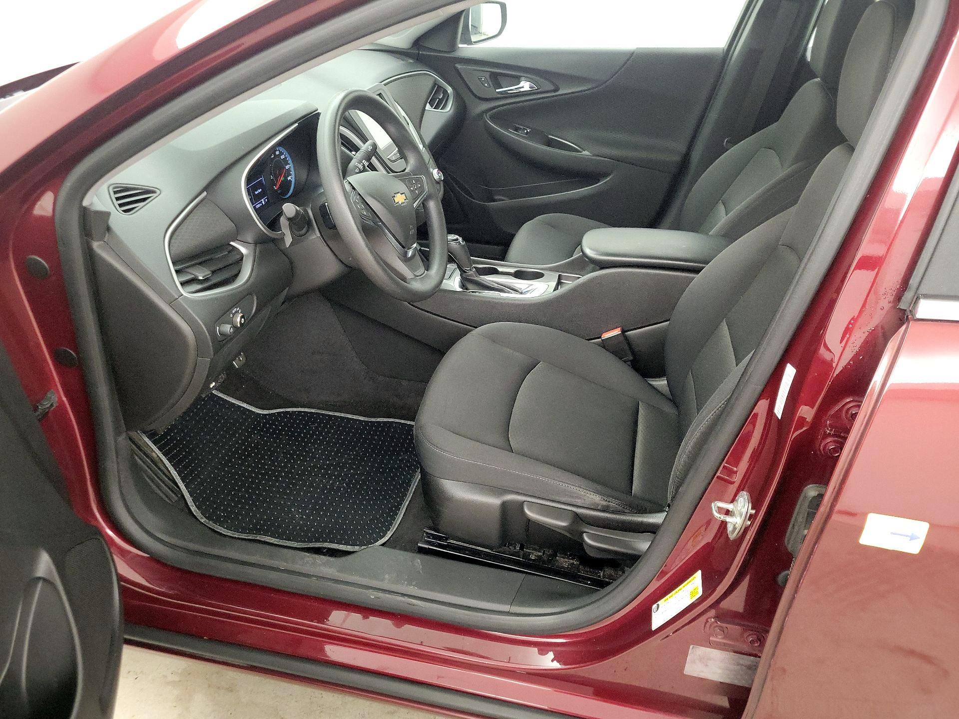Thumbnail: 2016 Chevrolet Malibu - 11