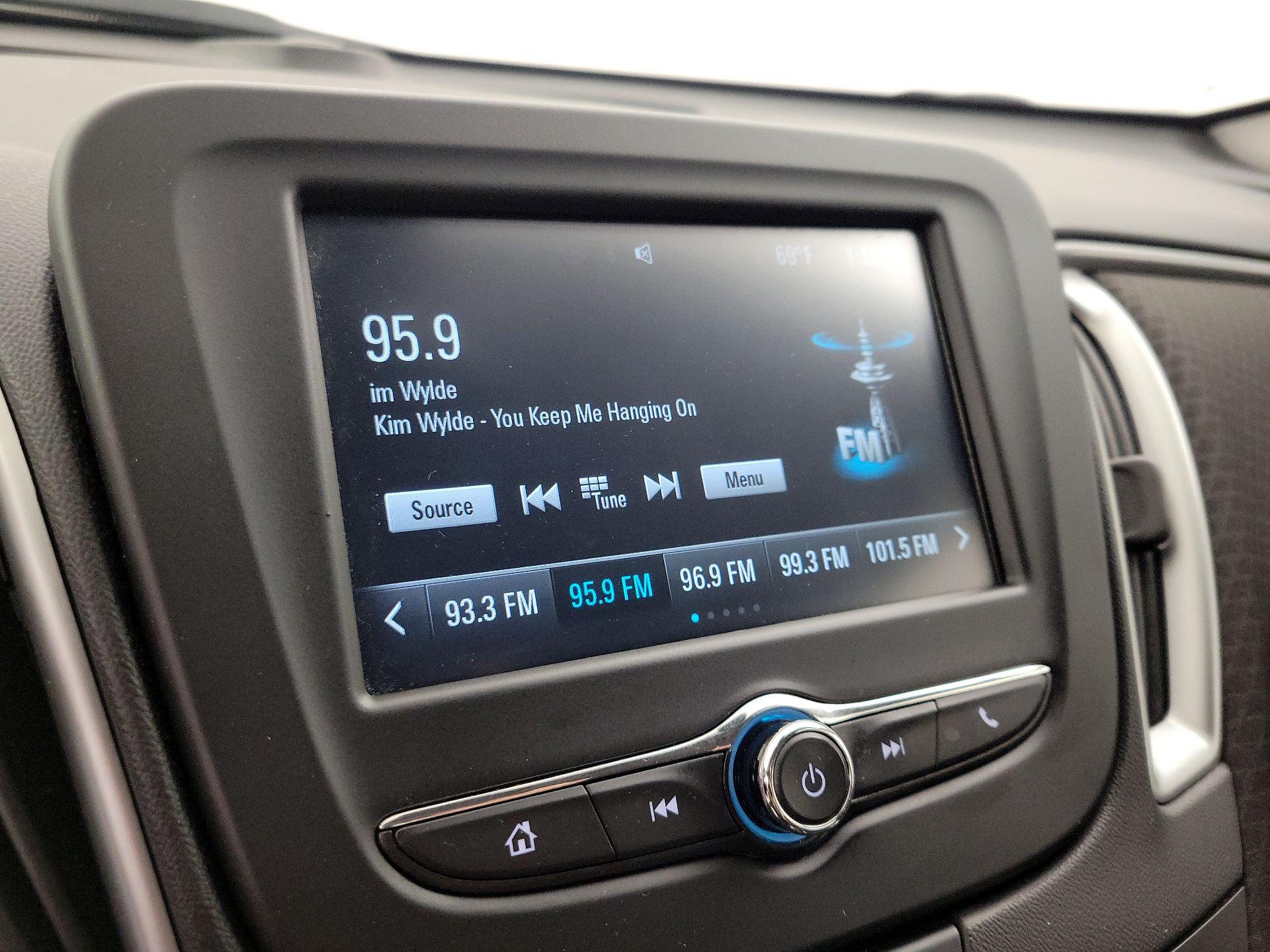 Thumbnail: 2016 Chevrolet Malibu - 15
