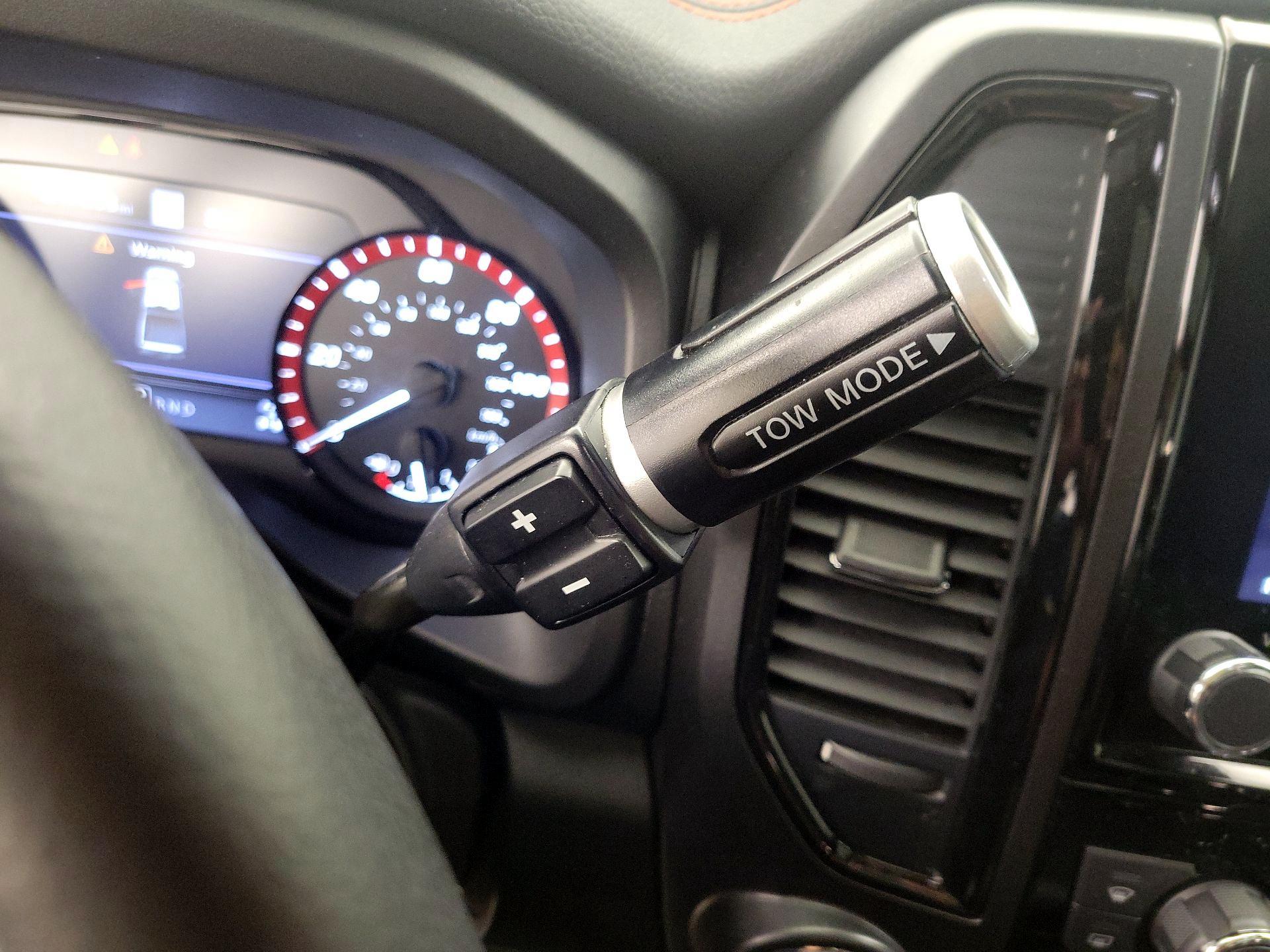 Thumbnail: 2021 Nissan Titan - 18