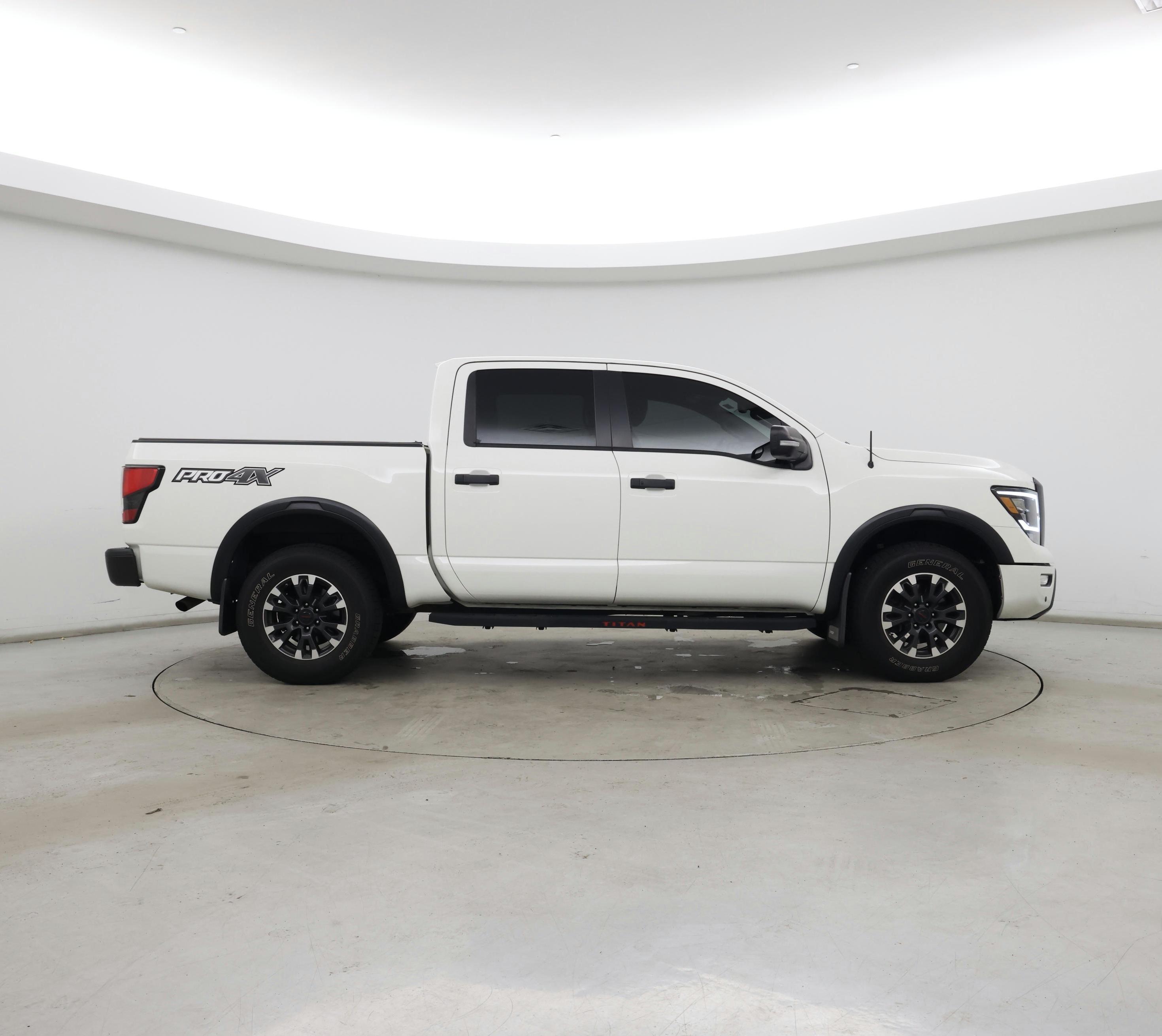 Thumbnail: 2021 Nissan Titan - 7