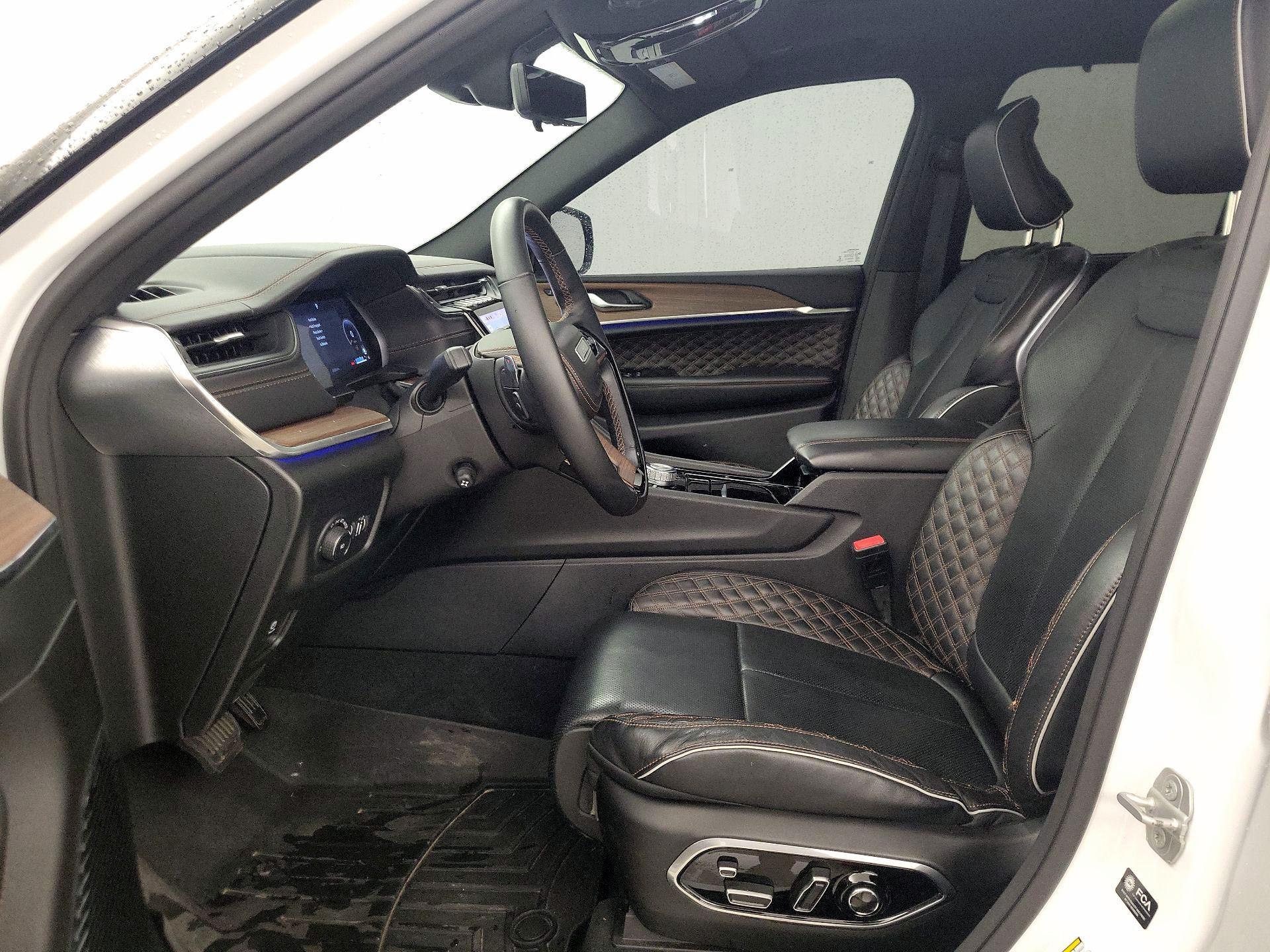 Thumbnail: 2022 Jeep Grand Cherokee - 11