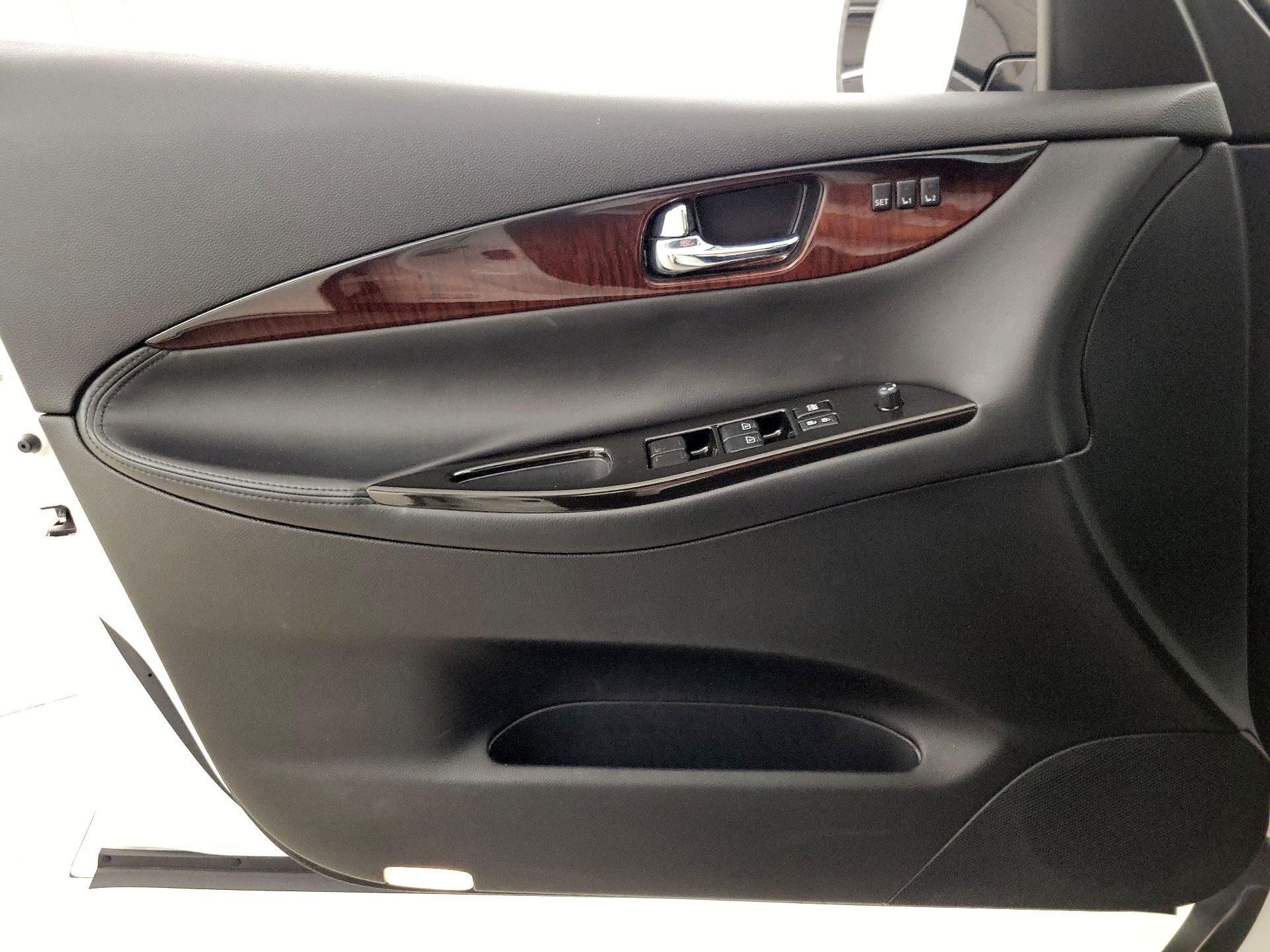 Thumbnail: 2016 INFINITI QX50 - 12