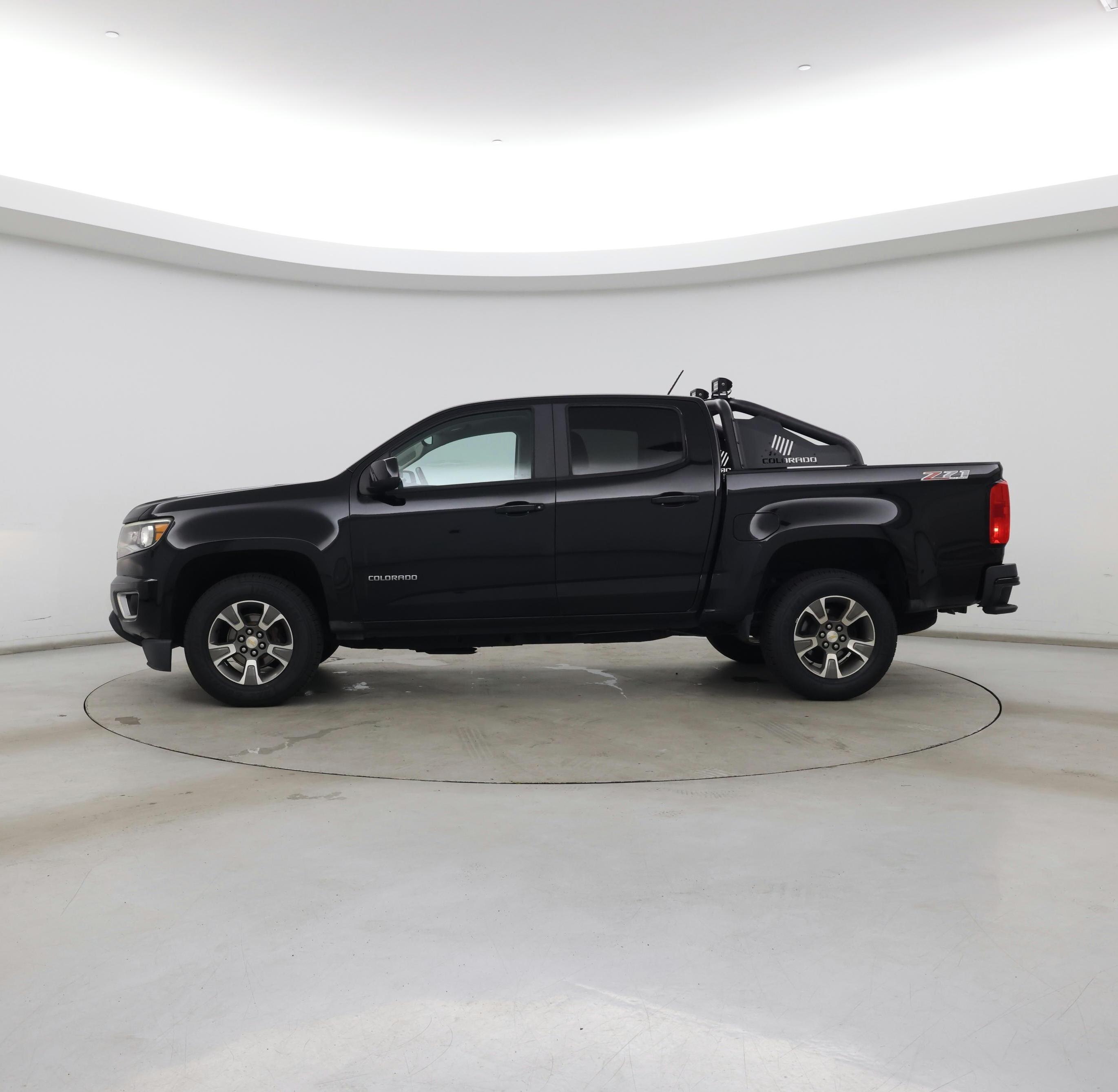Thumbnail: 2016 Chevrolet Colorado - 3