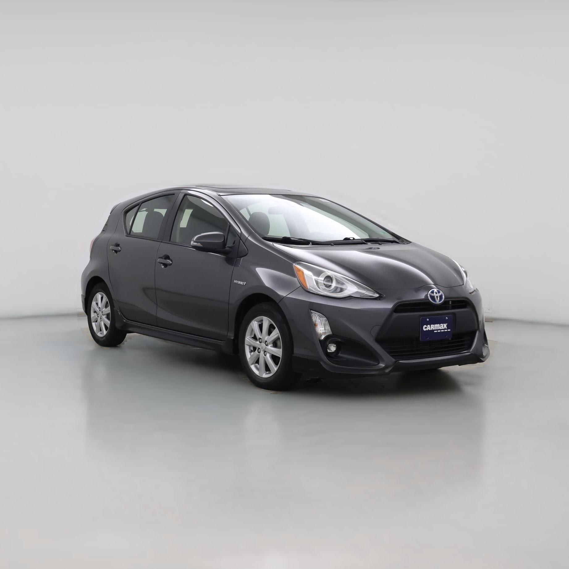 Thumbnail: 2017 Toyota Prius c - 1