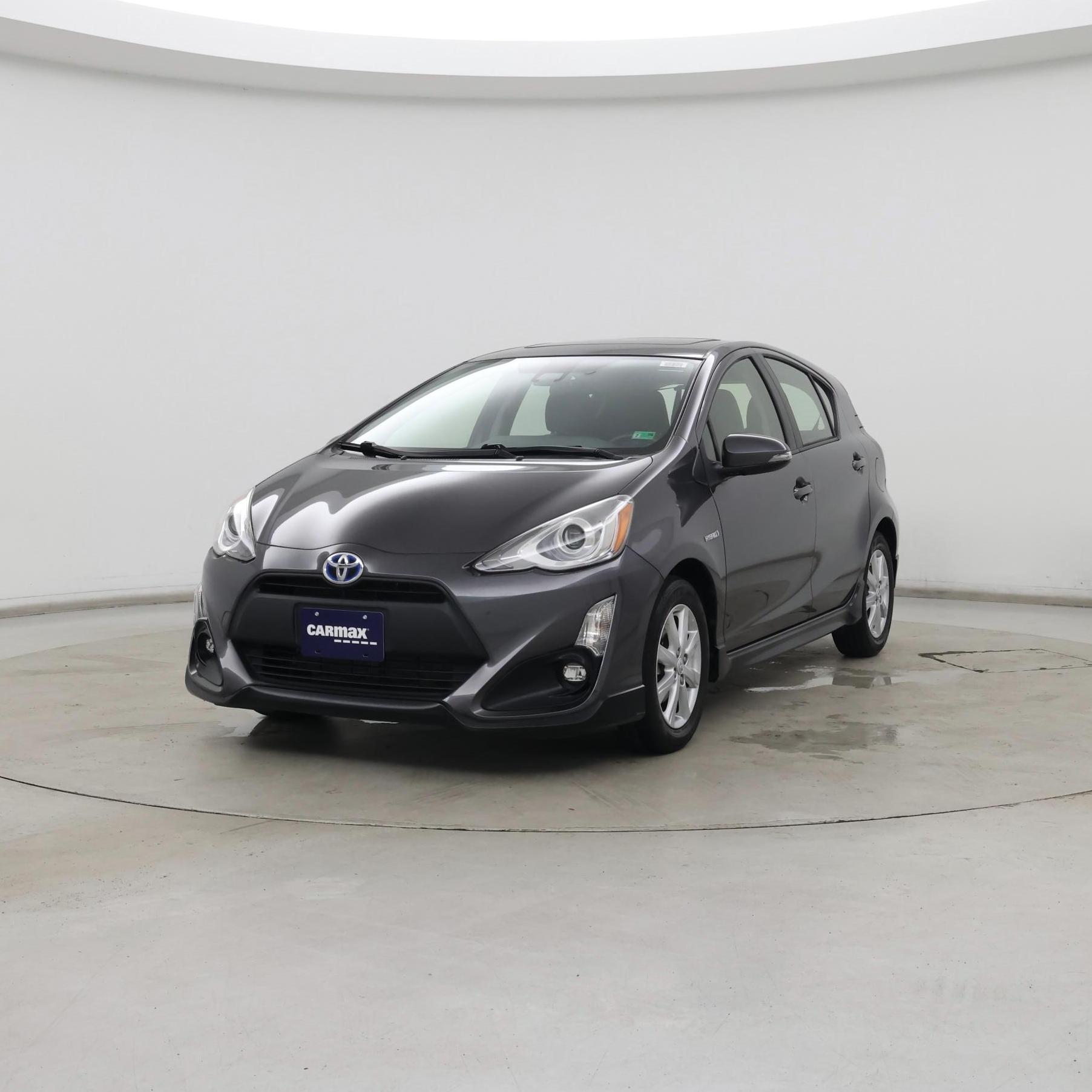 Thumbnail: 2017 Toyota Prius c - 4