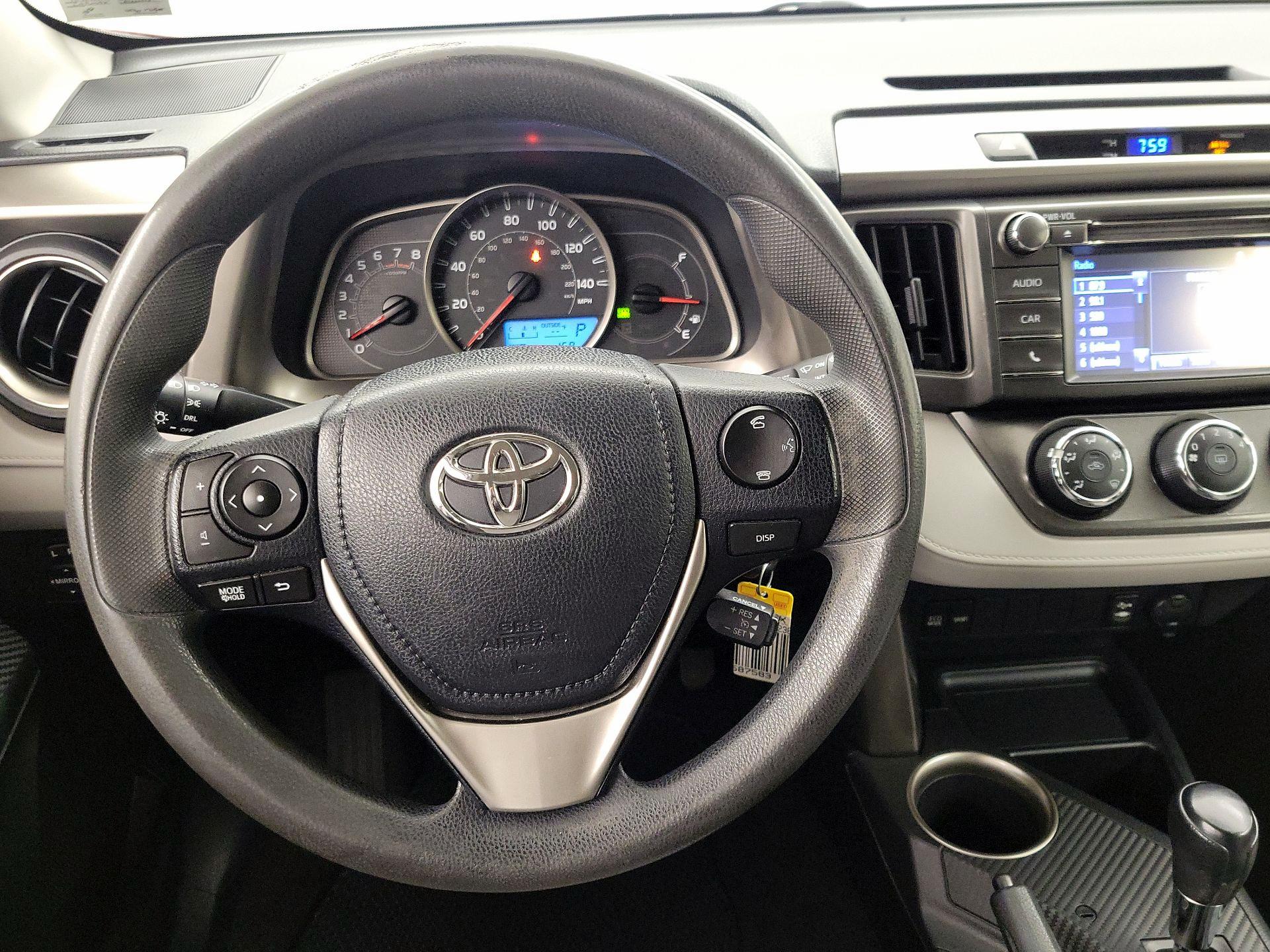 Thumbnail: 2015 Toyota RAV4 - 10