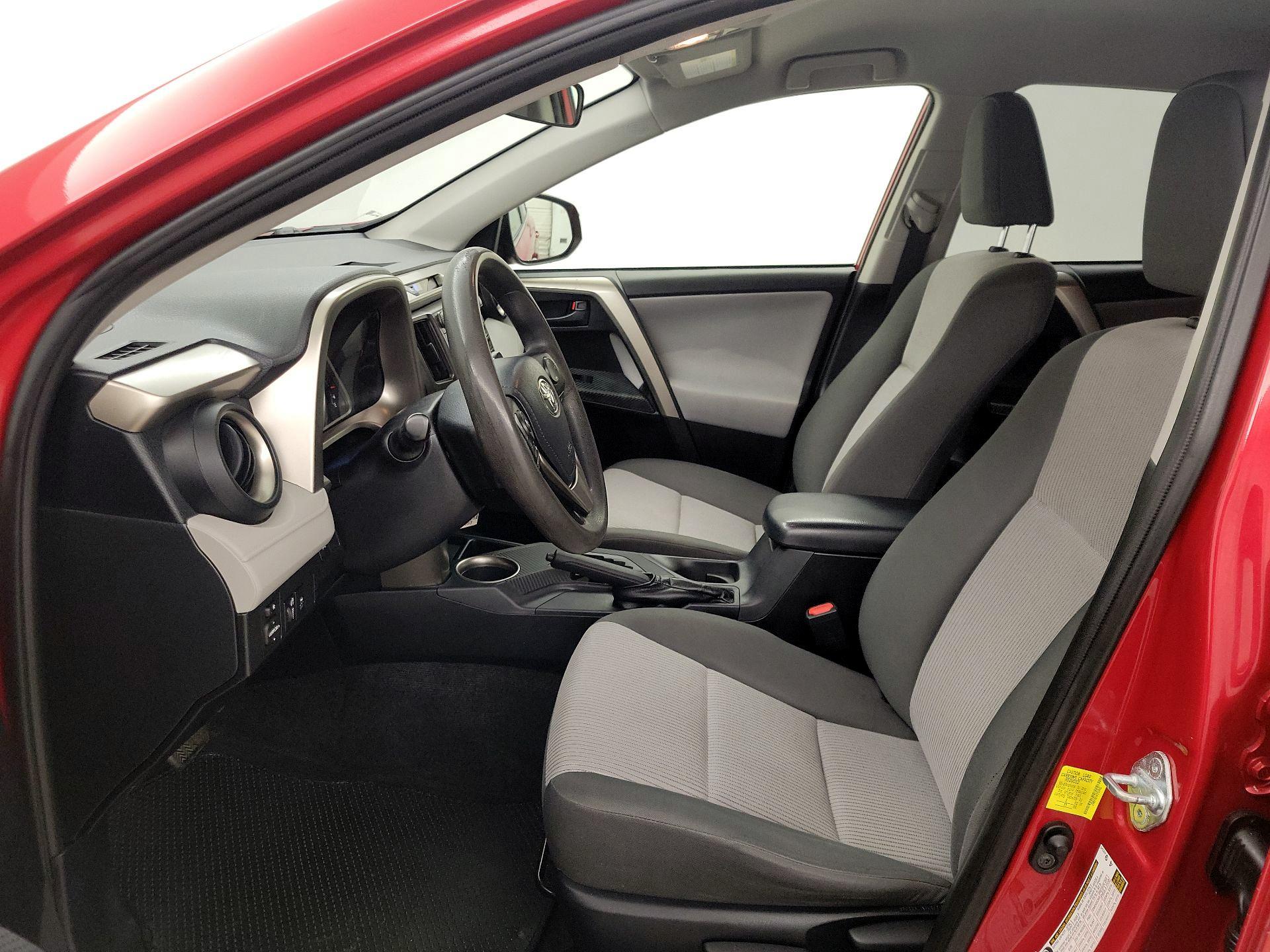 Thumbnail: 2015 Toyota RAV4 - 11