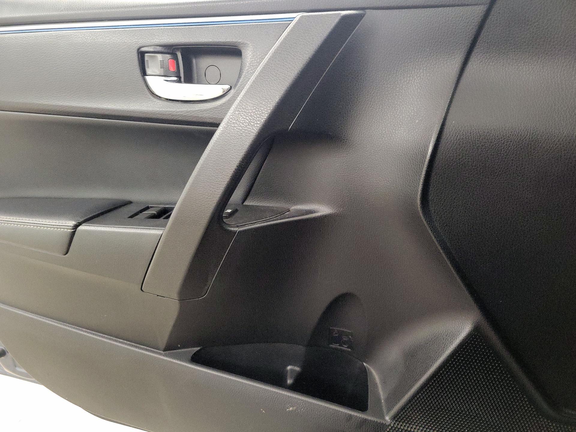 Thumbnail: 2015 Toyota Corolla - 12