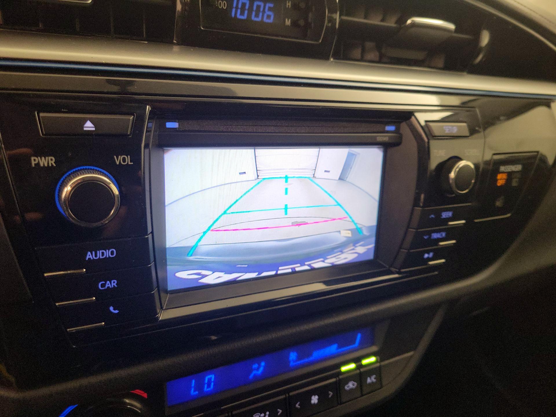 Thumbnail: 2015 Toyota Corolla - 14