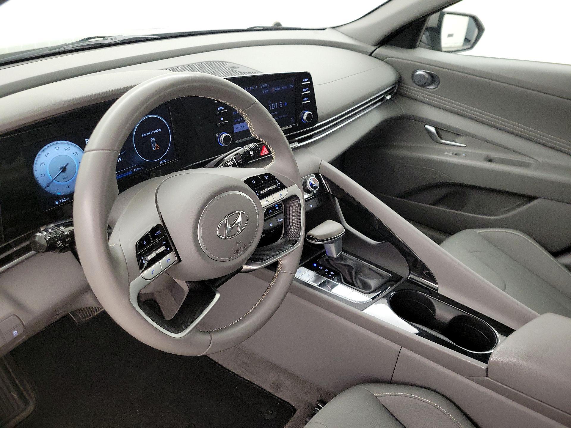 Thumbnail: 2022 Hyundai Elantra - 9