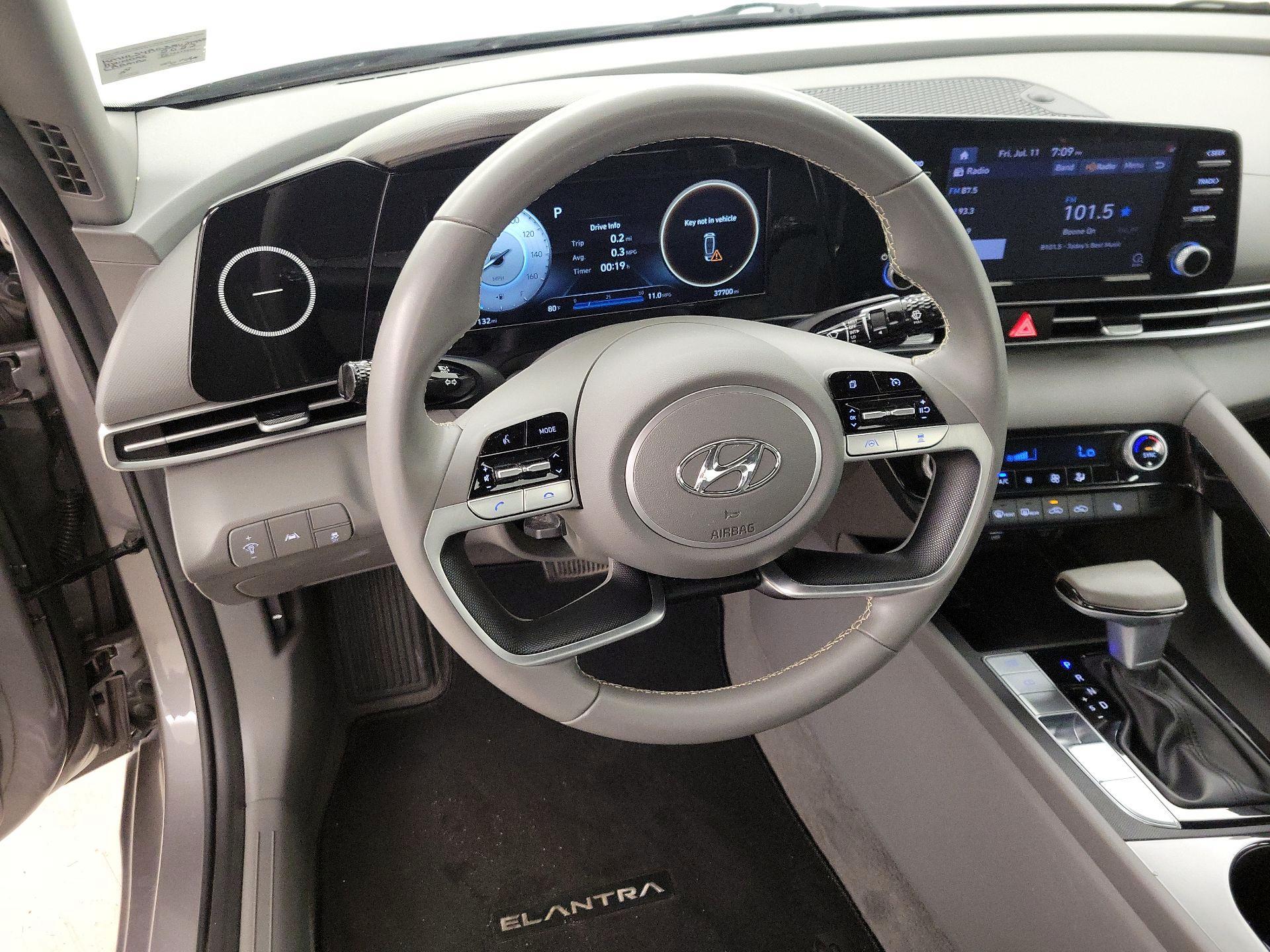 Thumbnail: 2022 Hyundai Elantra - 10