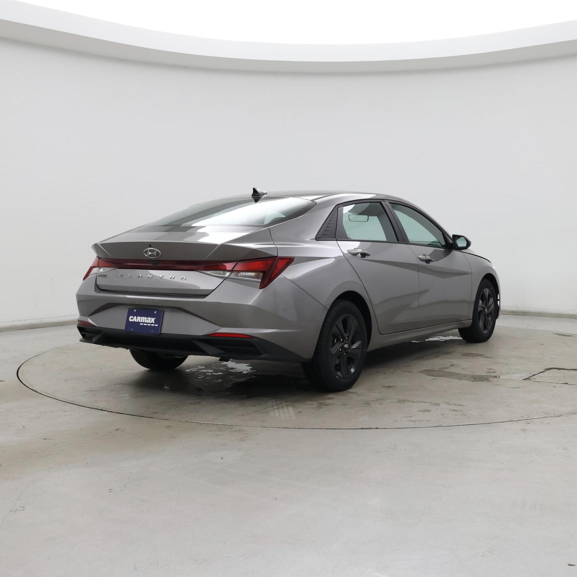 Thumbnail: 2022 Hyundai Elantra - 8