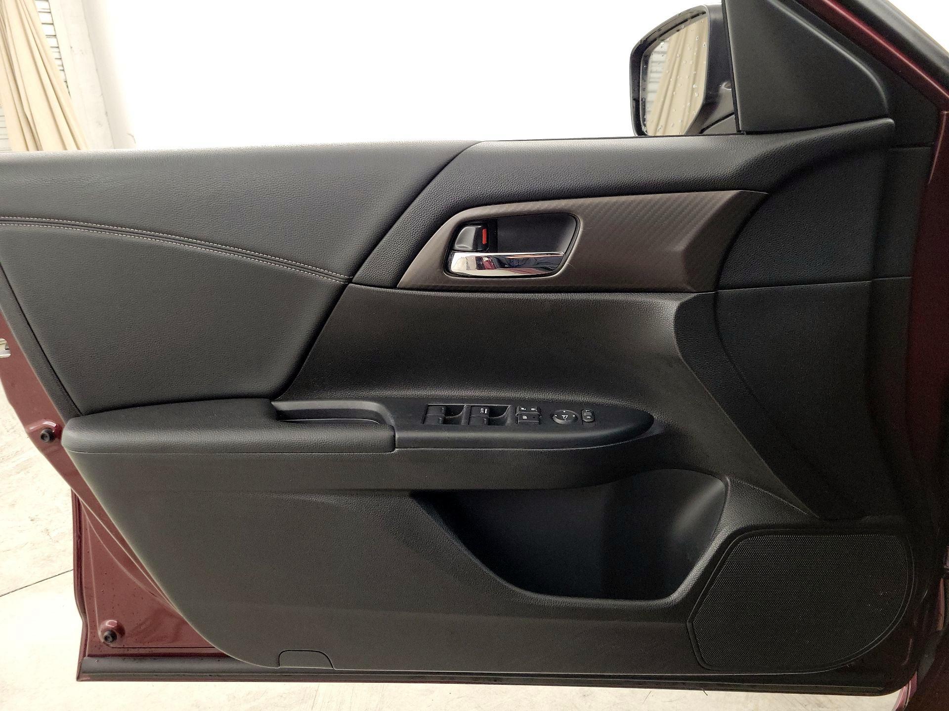 Thumbnail: 2017 Honda Accord - 12