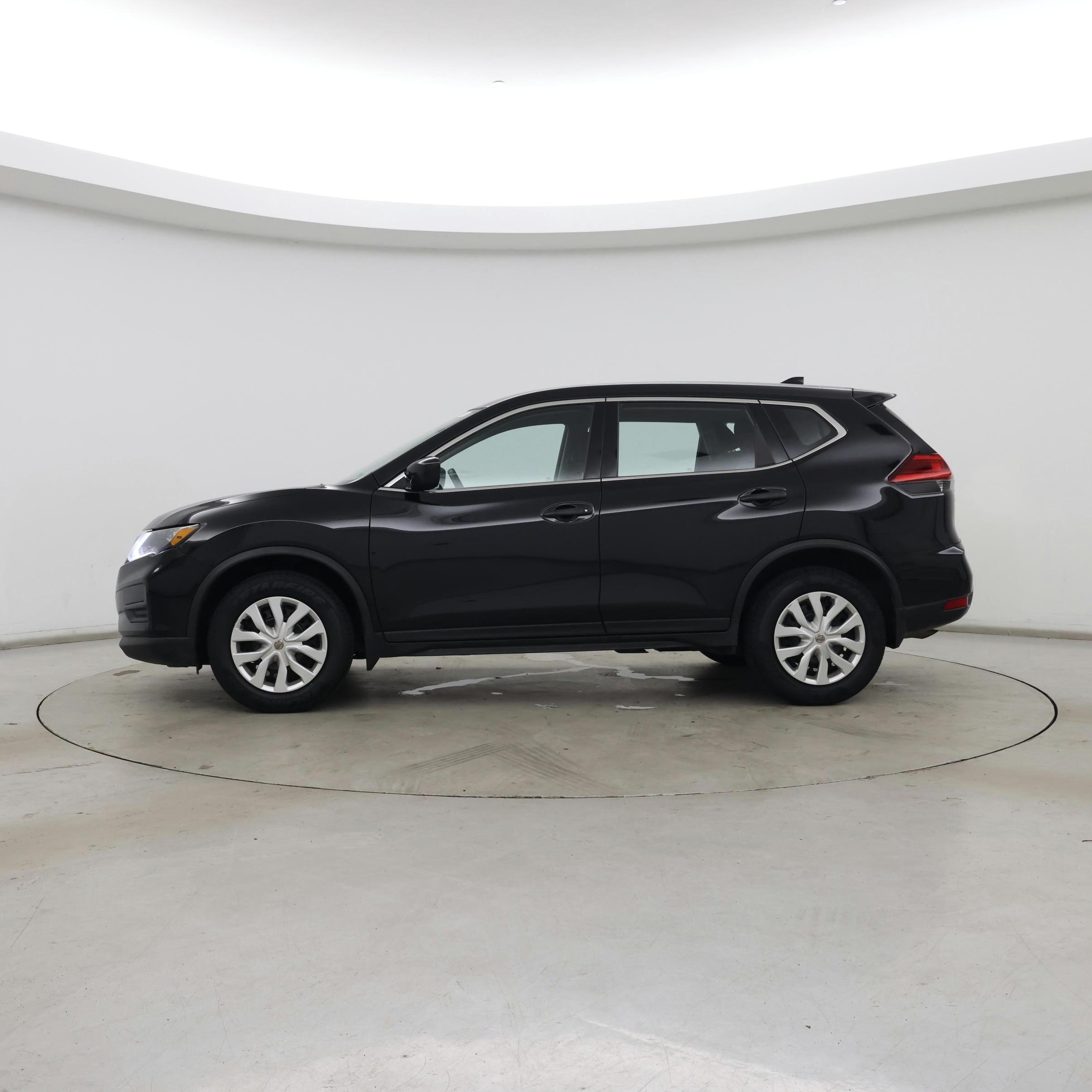 Thumbnail: 2017 Nissan Rogue - 3