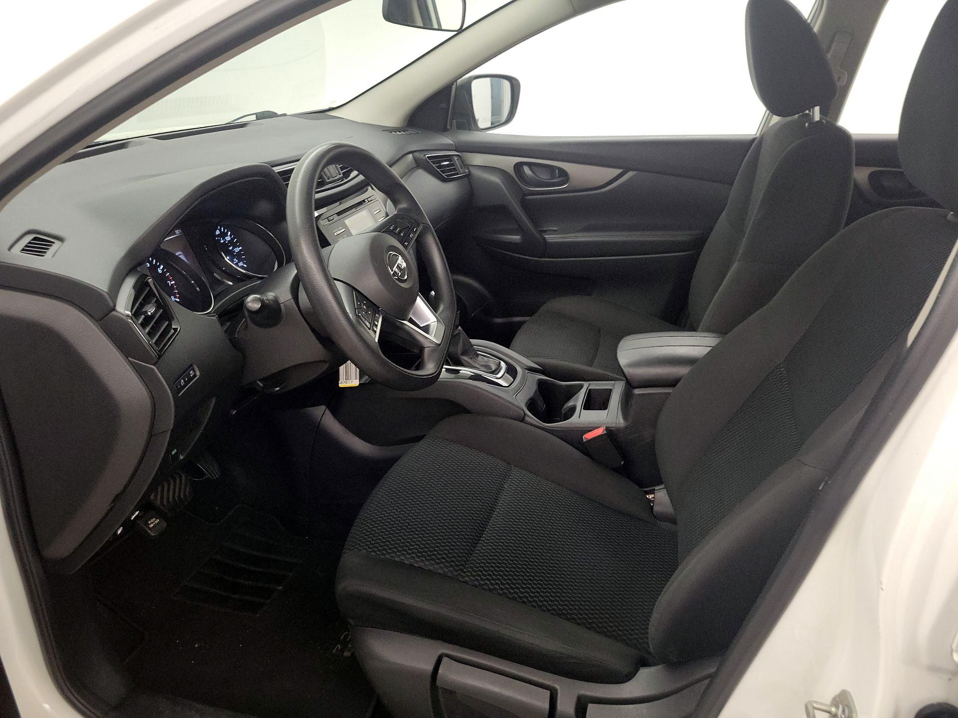 Thumbnail: 2018 Nissan Rogue Sport - 11