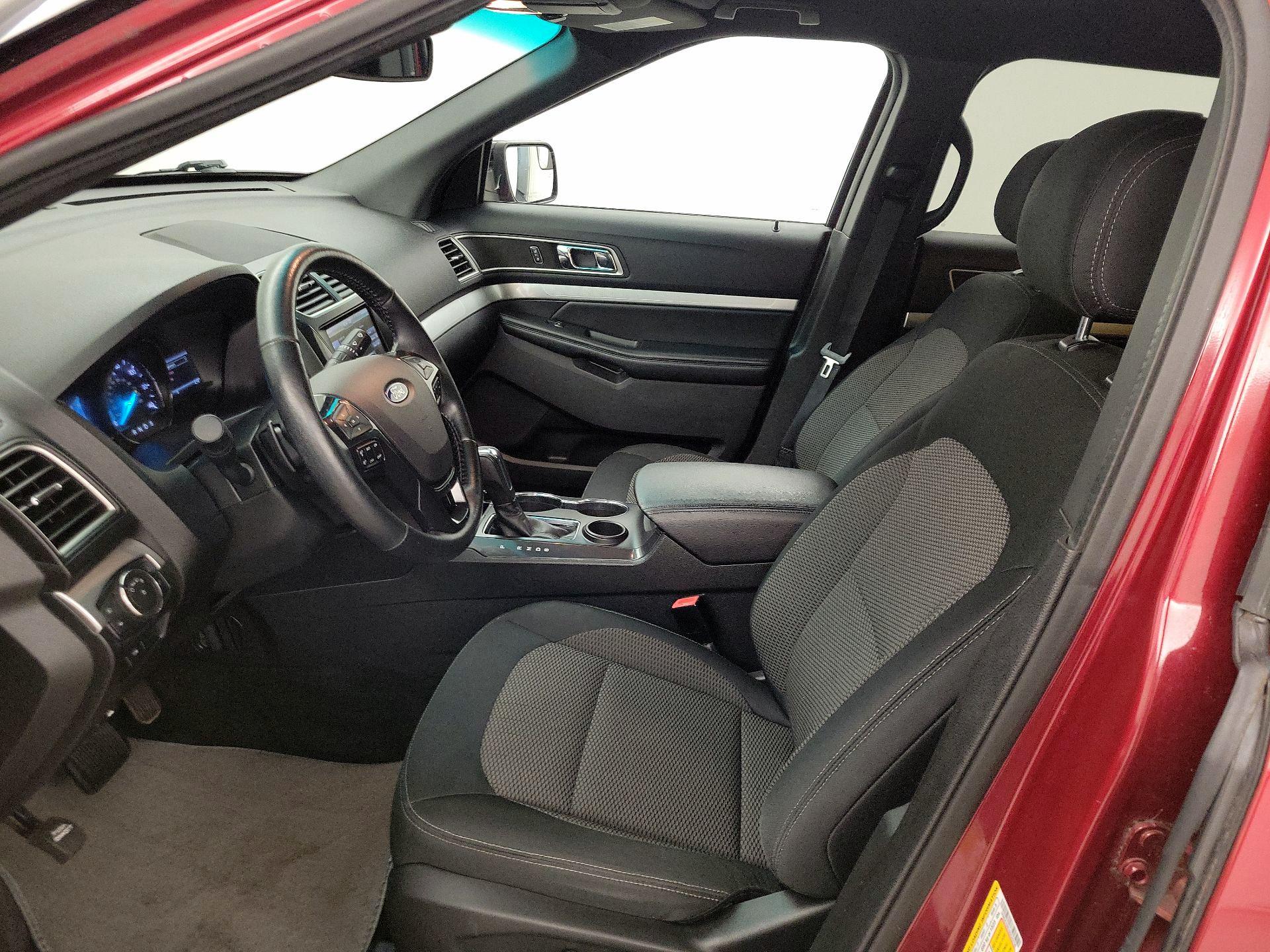 Thumbnail: 2016 Ford Explorer - 11