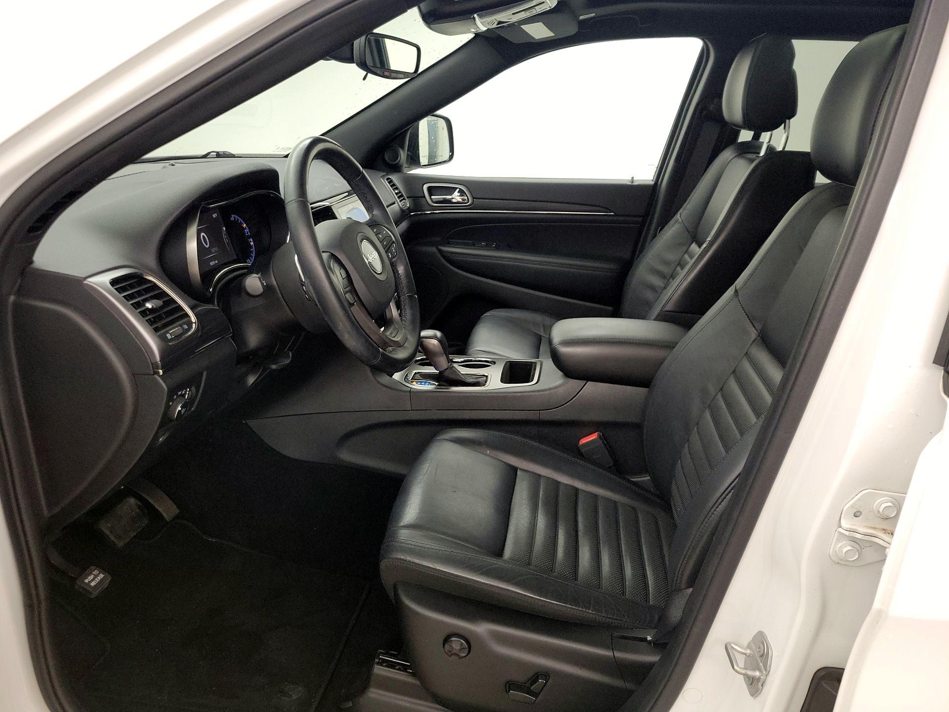 Thumbnail: 2020 Jeep Grand Cherokee - 11