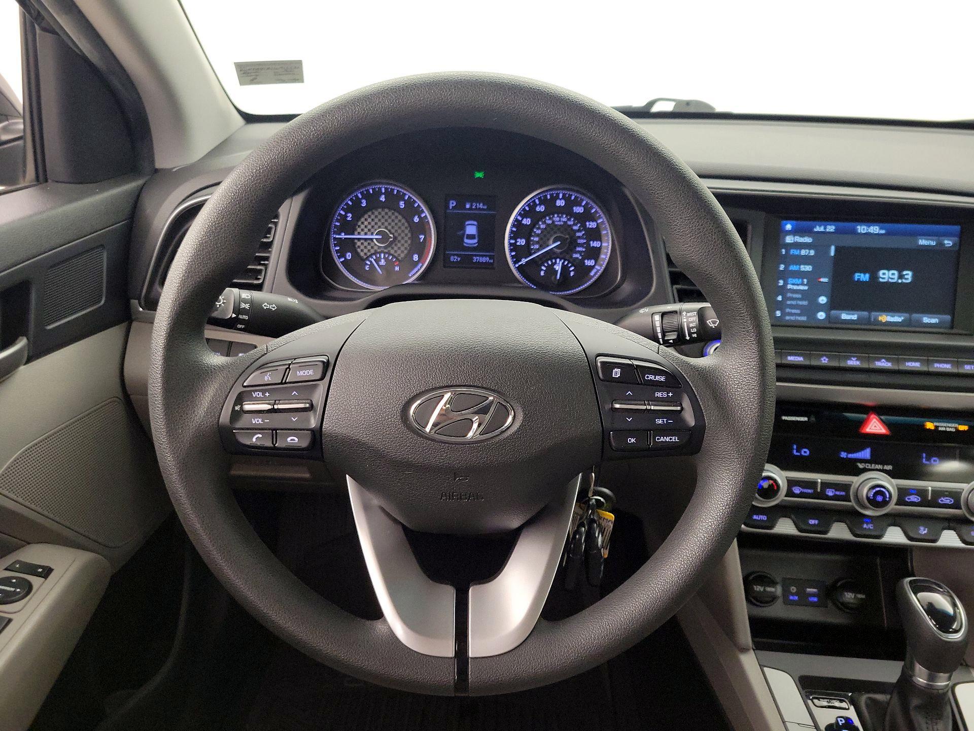 Thumbnail: 2020 Hyundai Elantra - 10