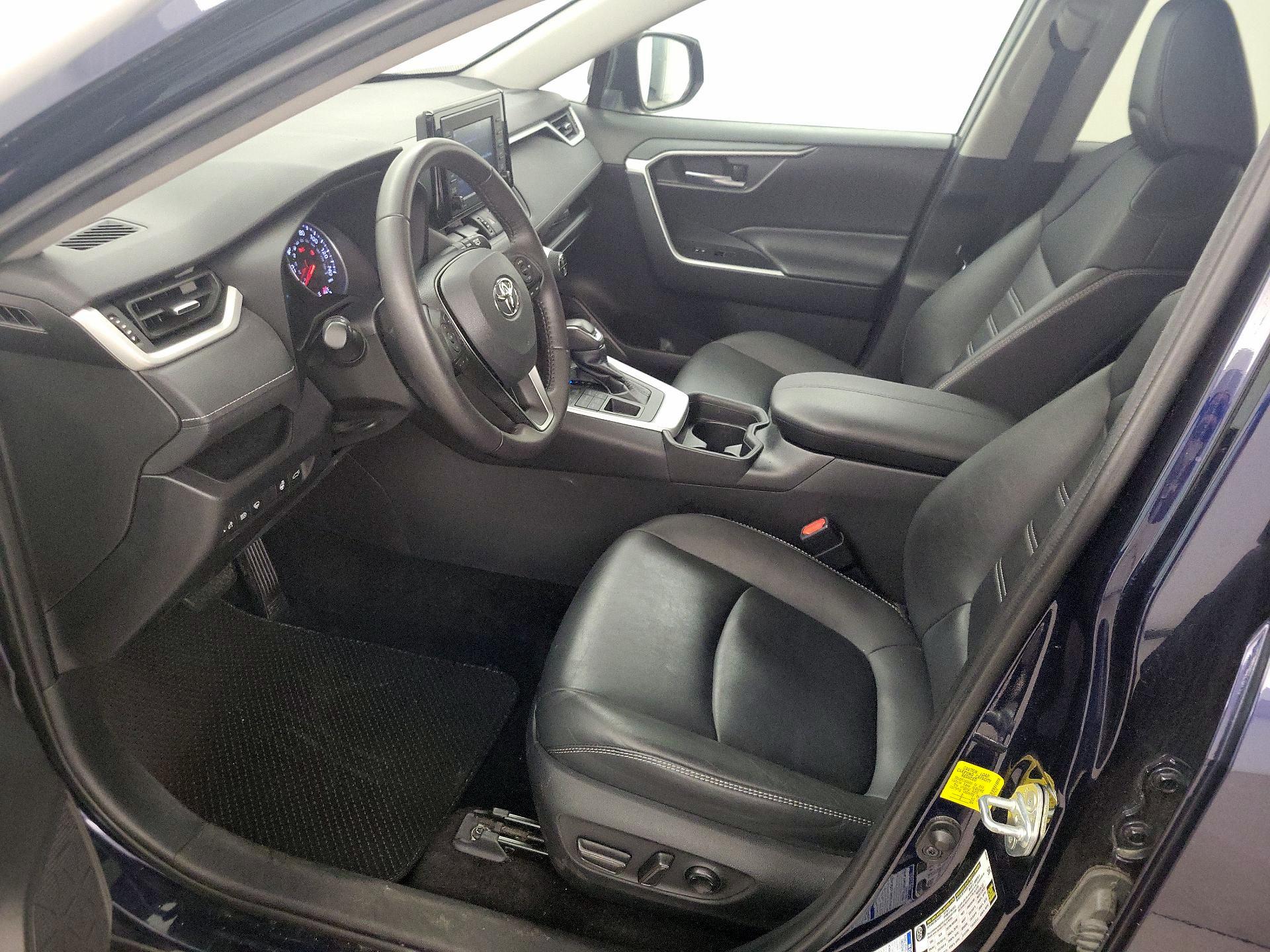 Thumbnail: 2021 Toyota RAV4 - 11