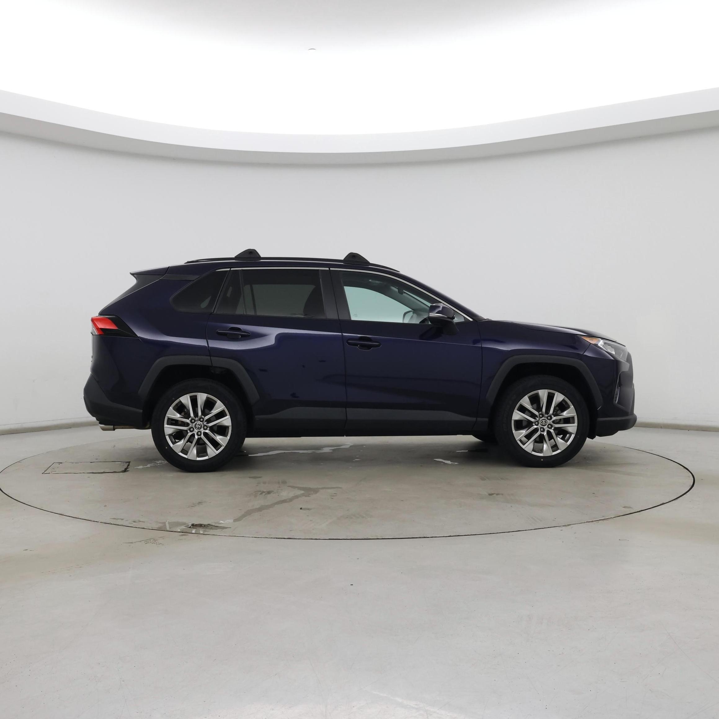 Thumbnail: 2021 Toyota RAV4 - 7