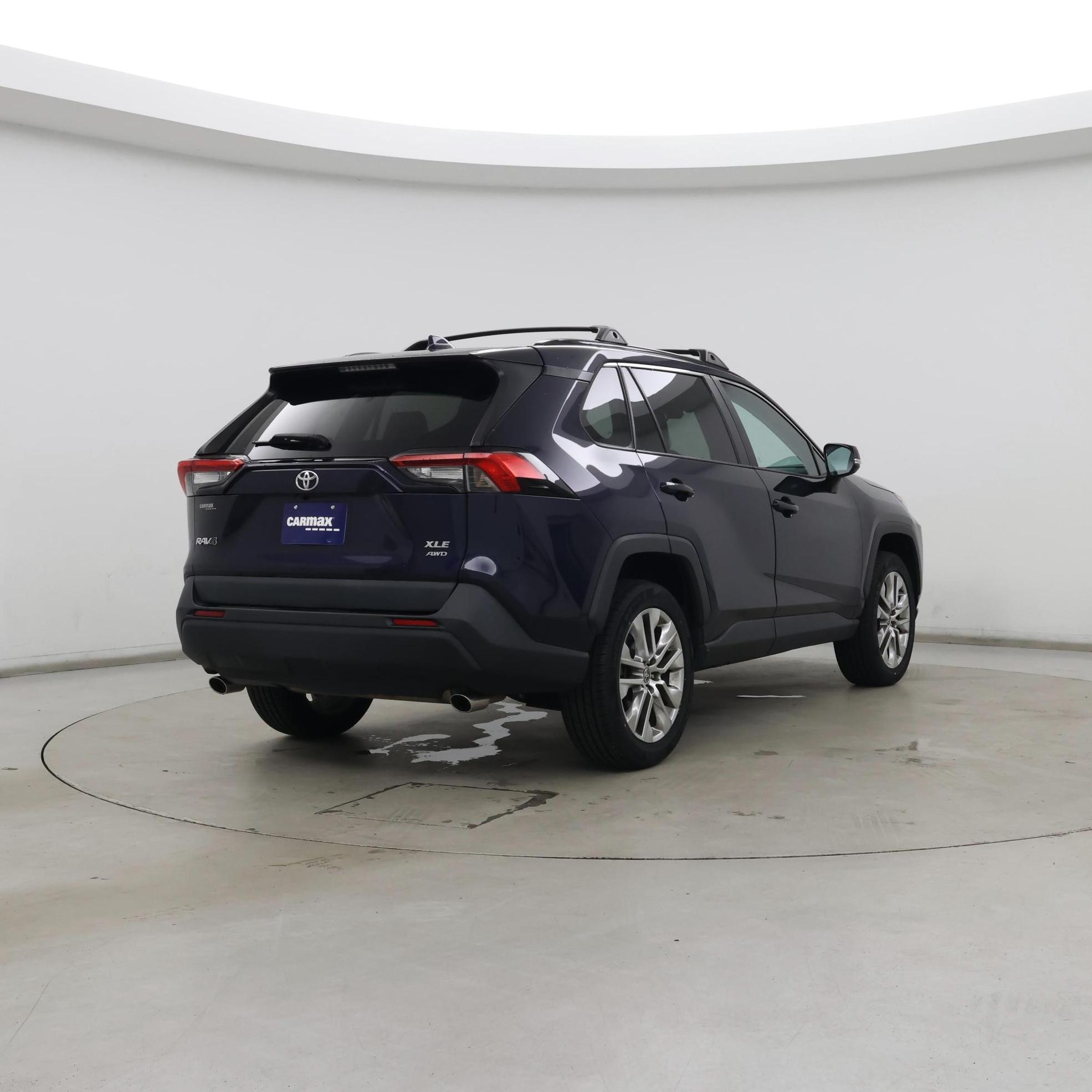 Thumbnail: 2021 Toyota RAV4 - 8