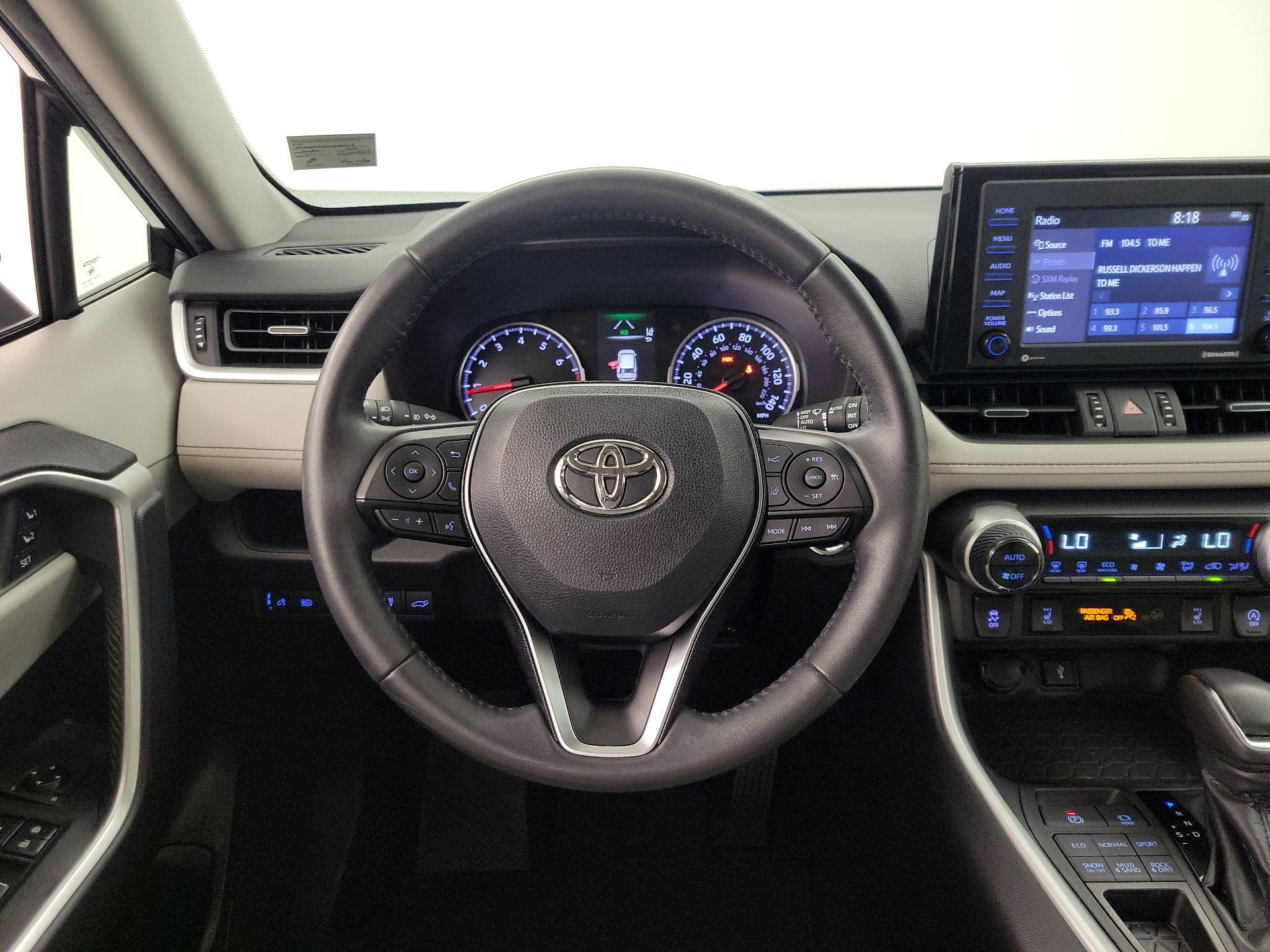 Thumbnail: 2020 Toyota RAV4 - 10