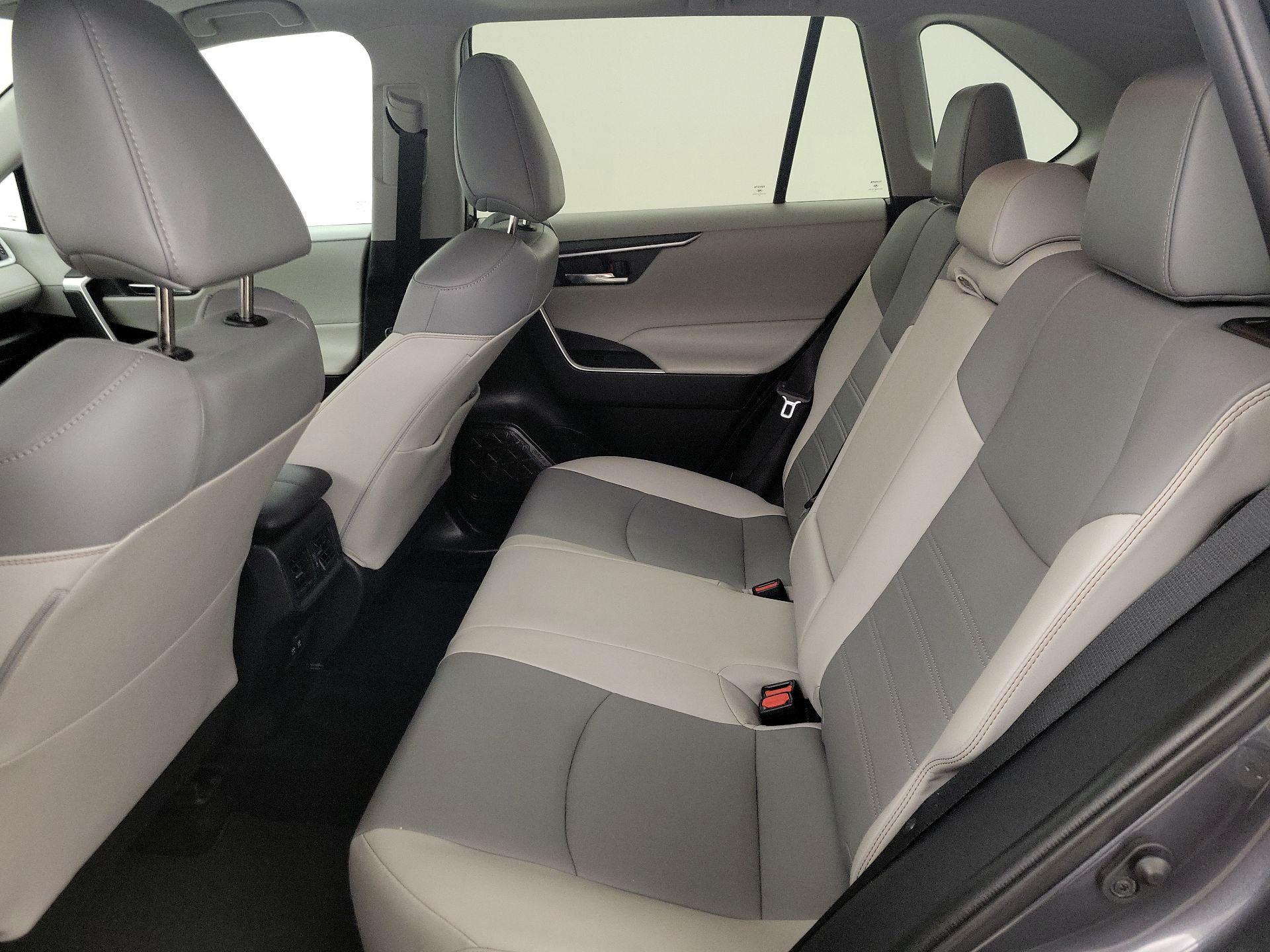 Thumbnail: 2020 Toyota RAV4 - 20