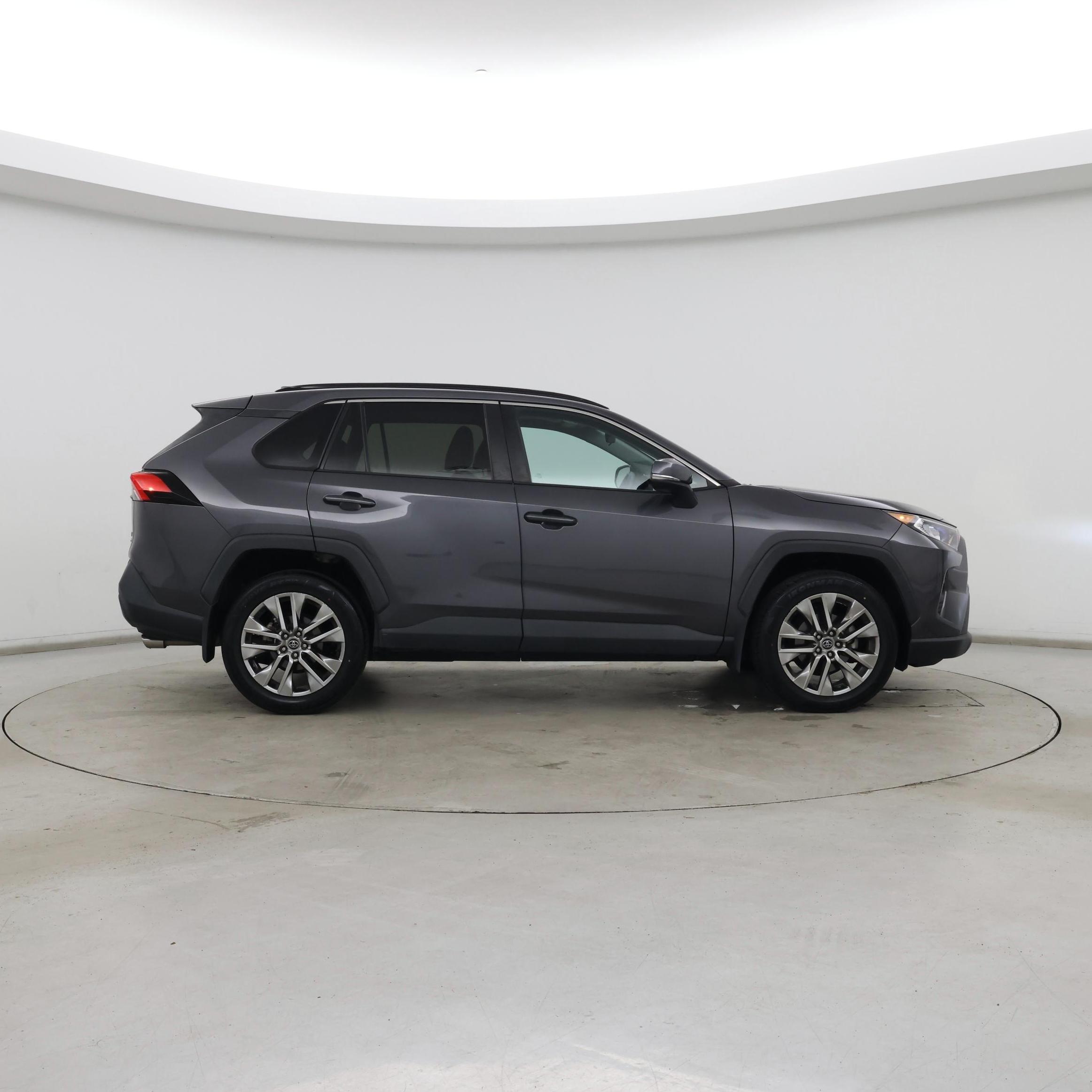 Thumbnail: 2020 Toyota RAV4 - 7